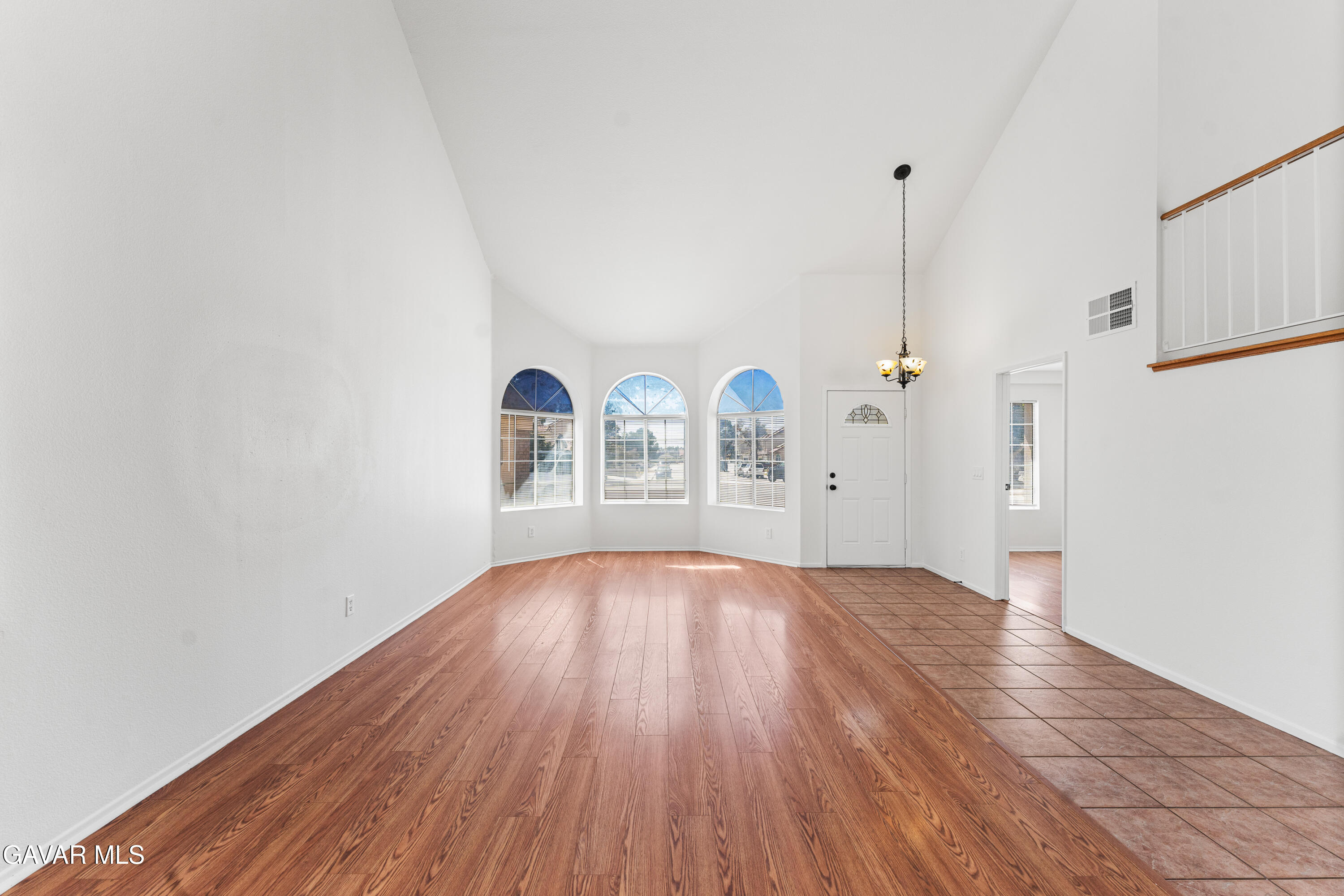 1000 Cloverdale Court Property Photo 8