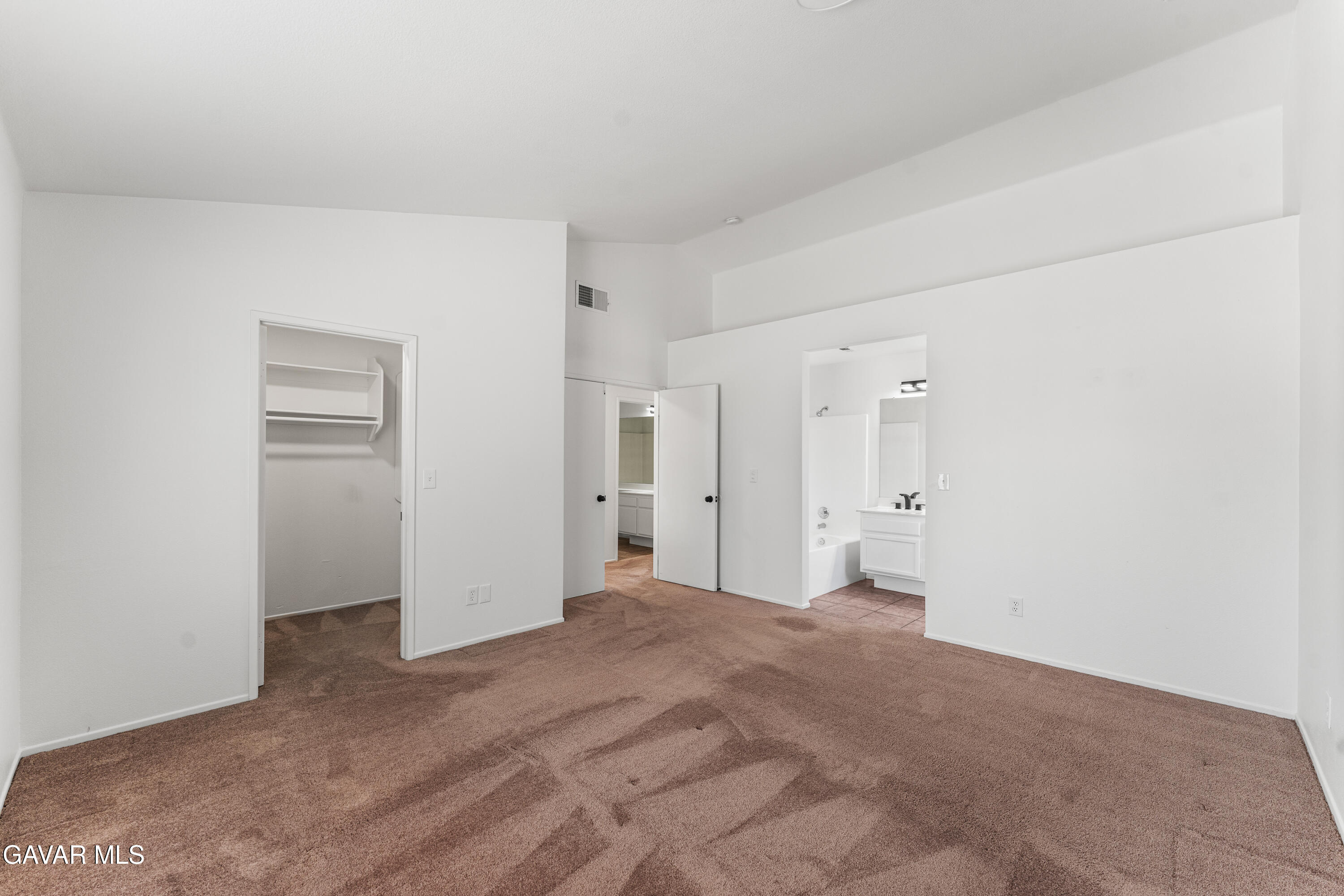 1000 Cloverdale Court Property Photo 25