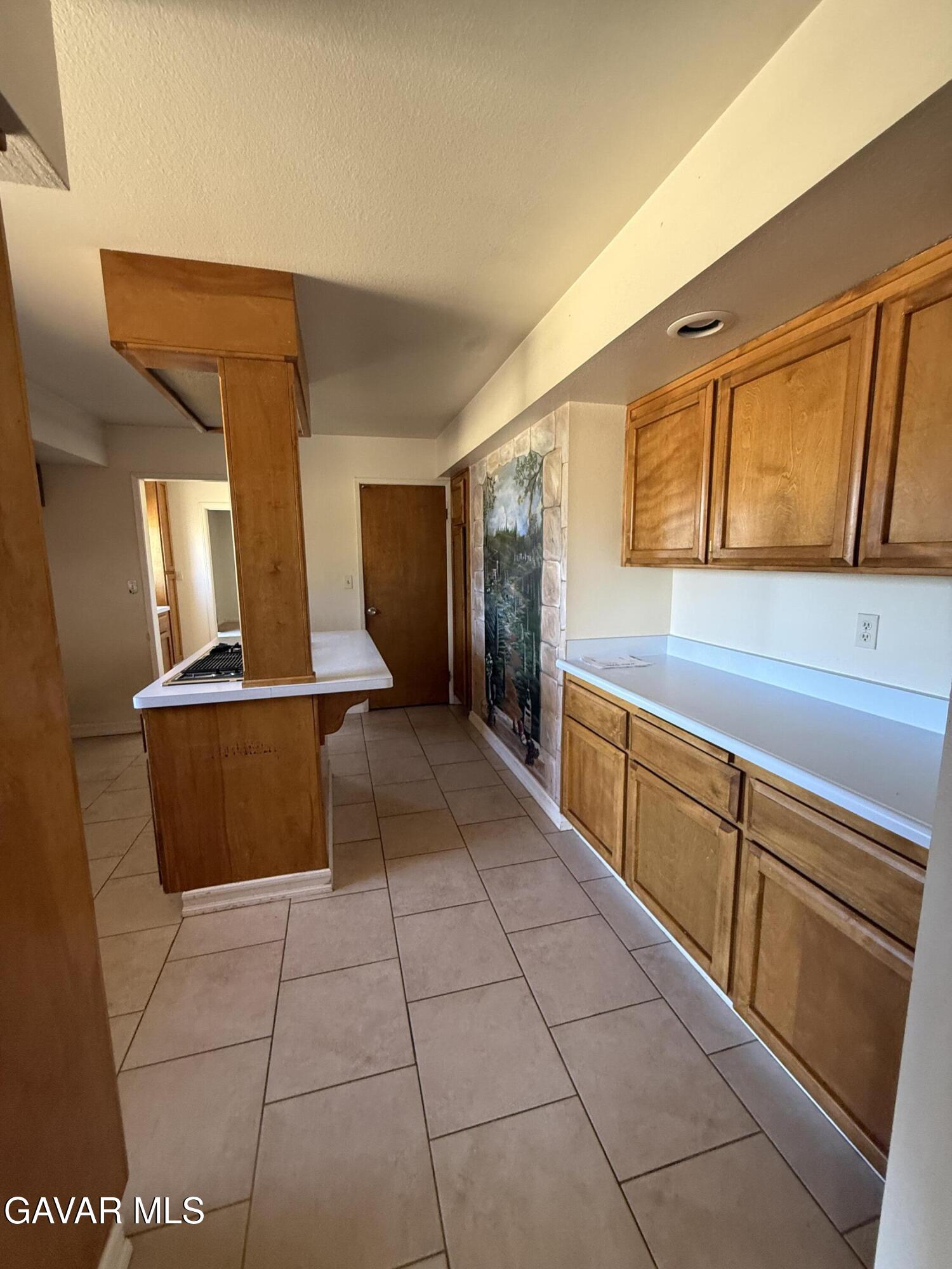 22608 Mariposa Road Property Photo 6