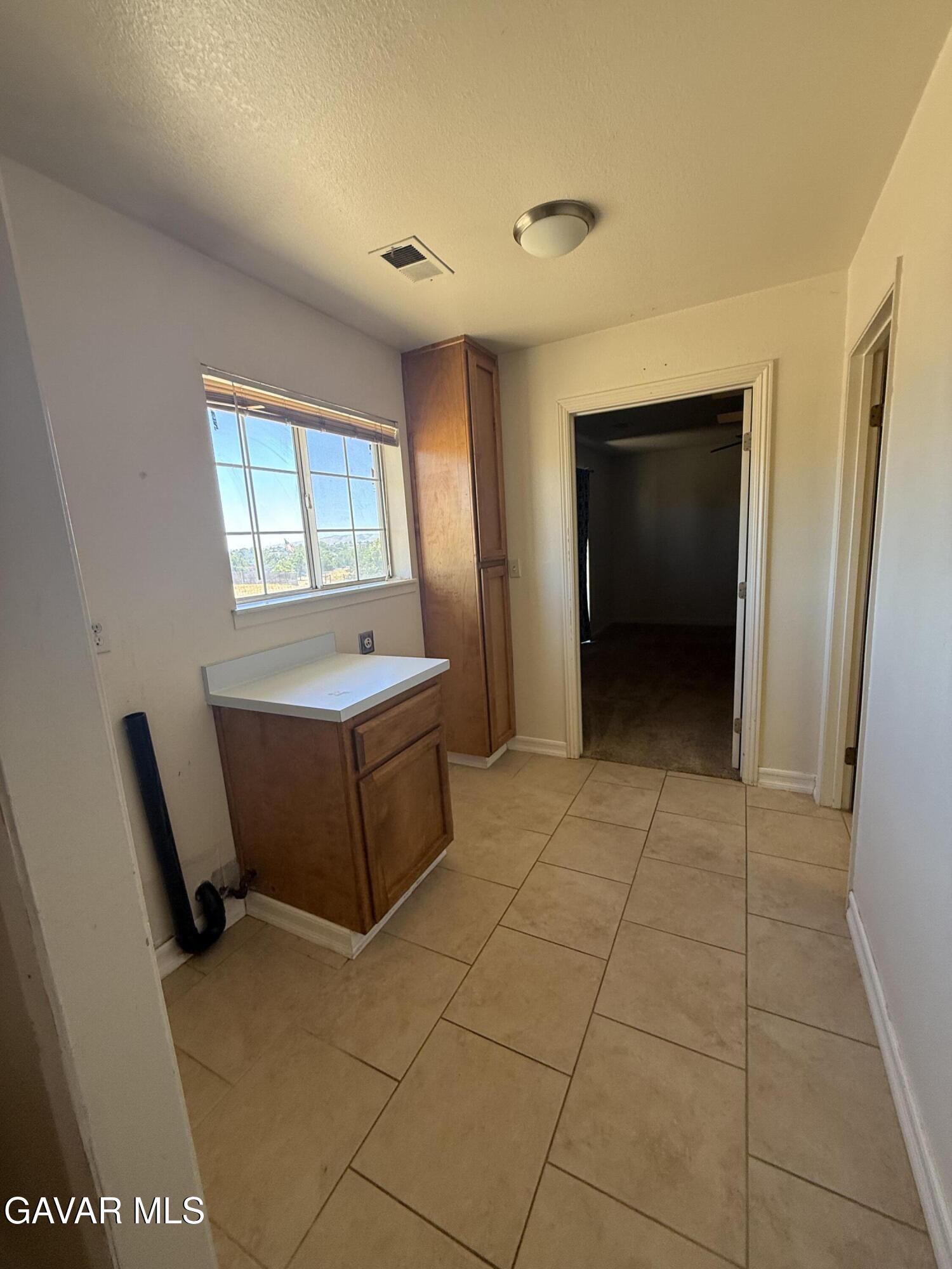 22608 Mariposa Road Property Photo 8