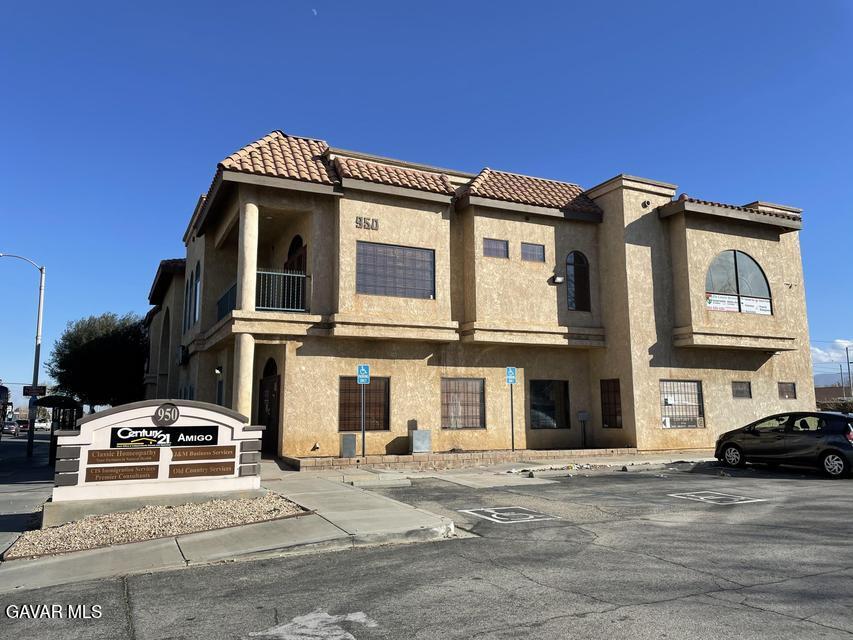 950 E Palmdale Boulevard, B Property Photo 1