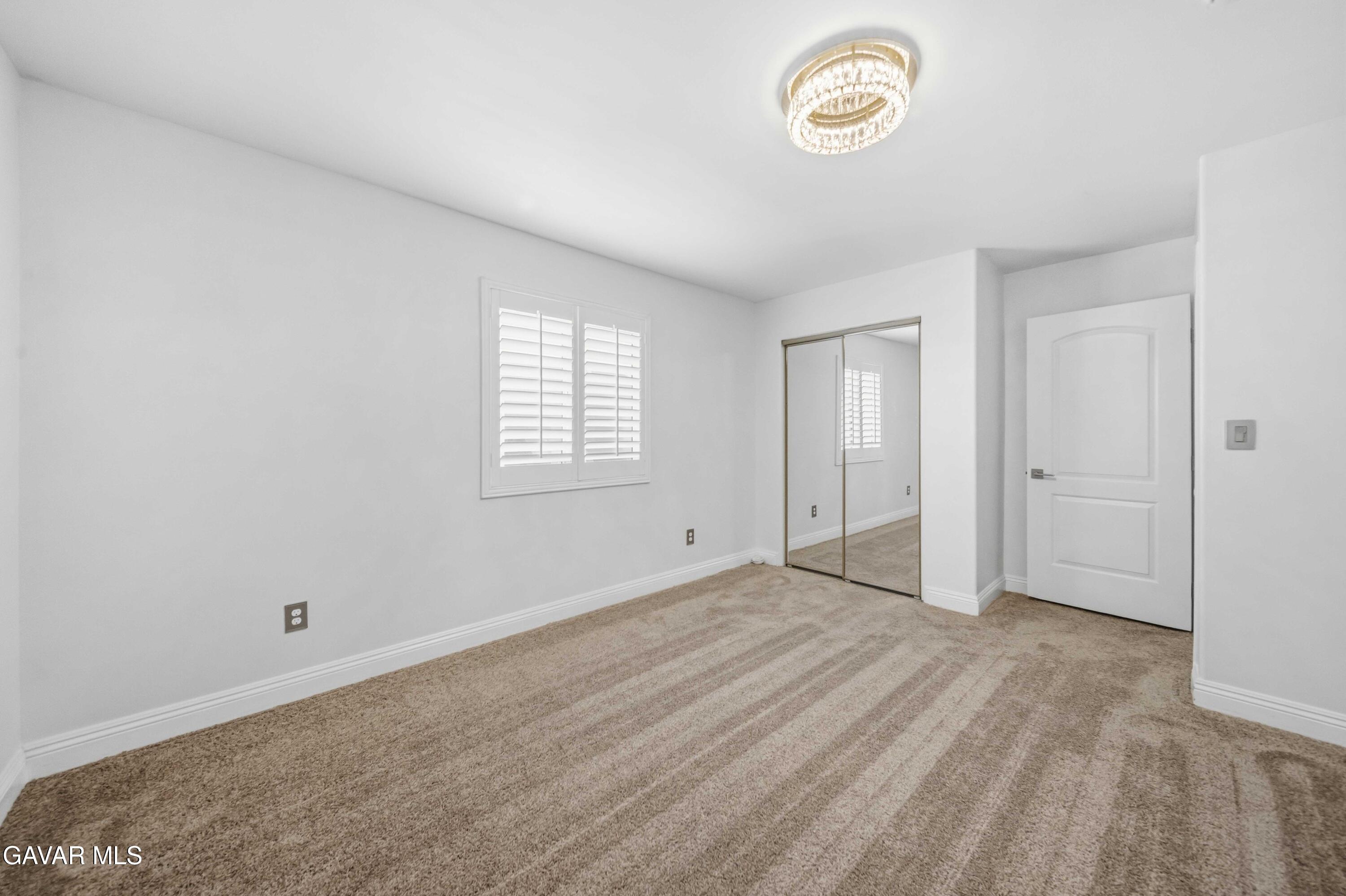 1319 E 75th Street Property Photo 10