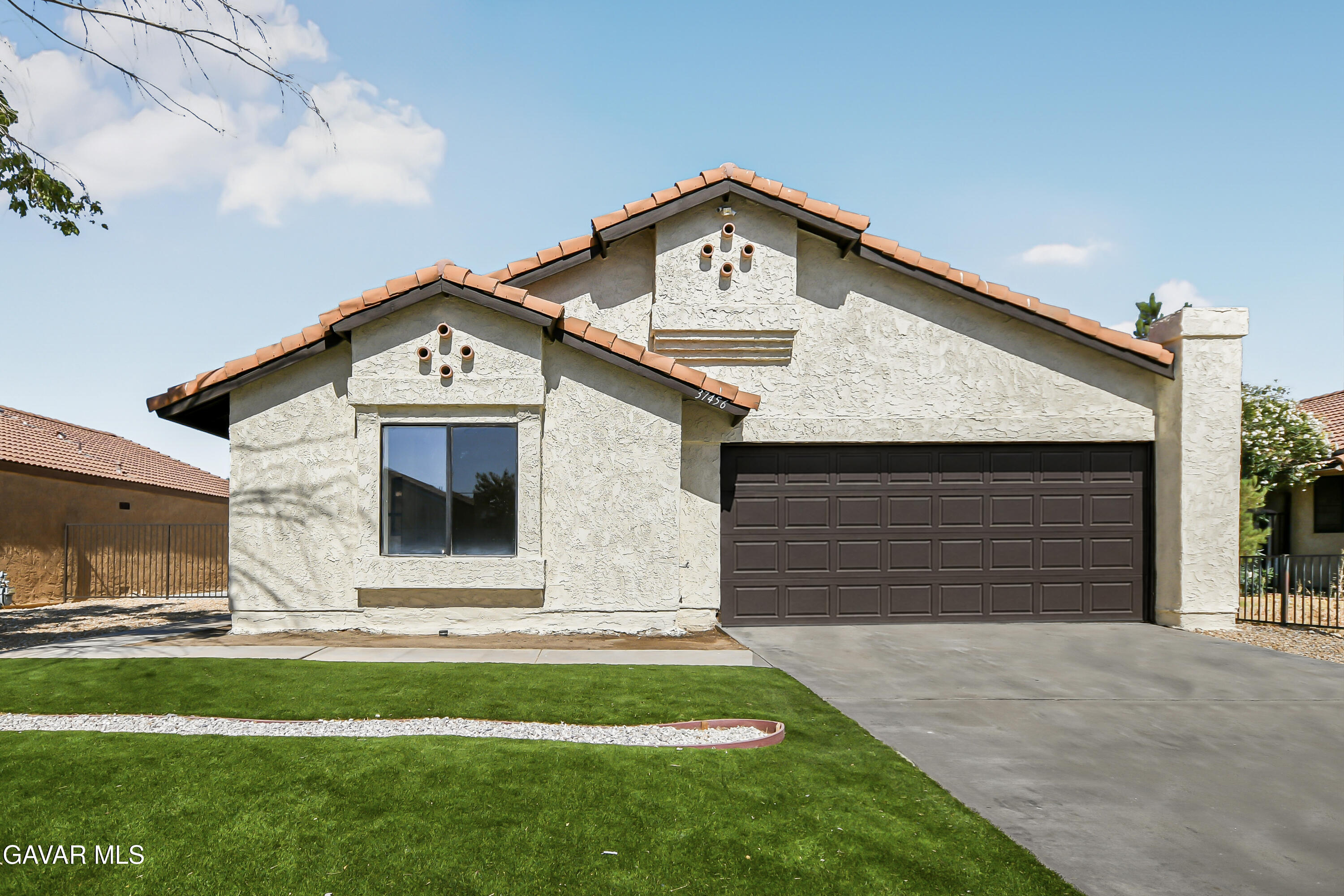 37456 Lilacview Avenue Property Photo 1