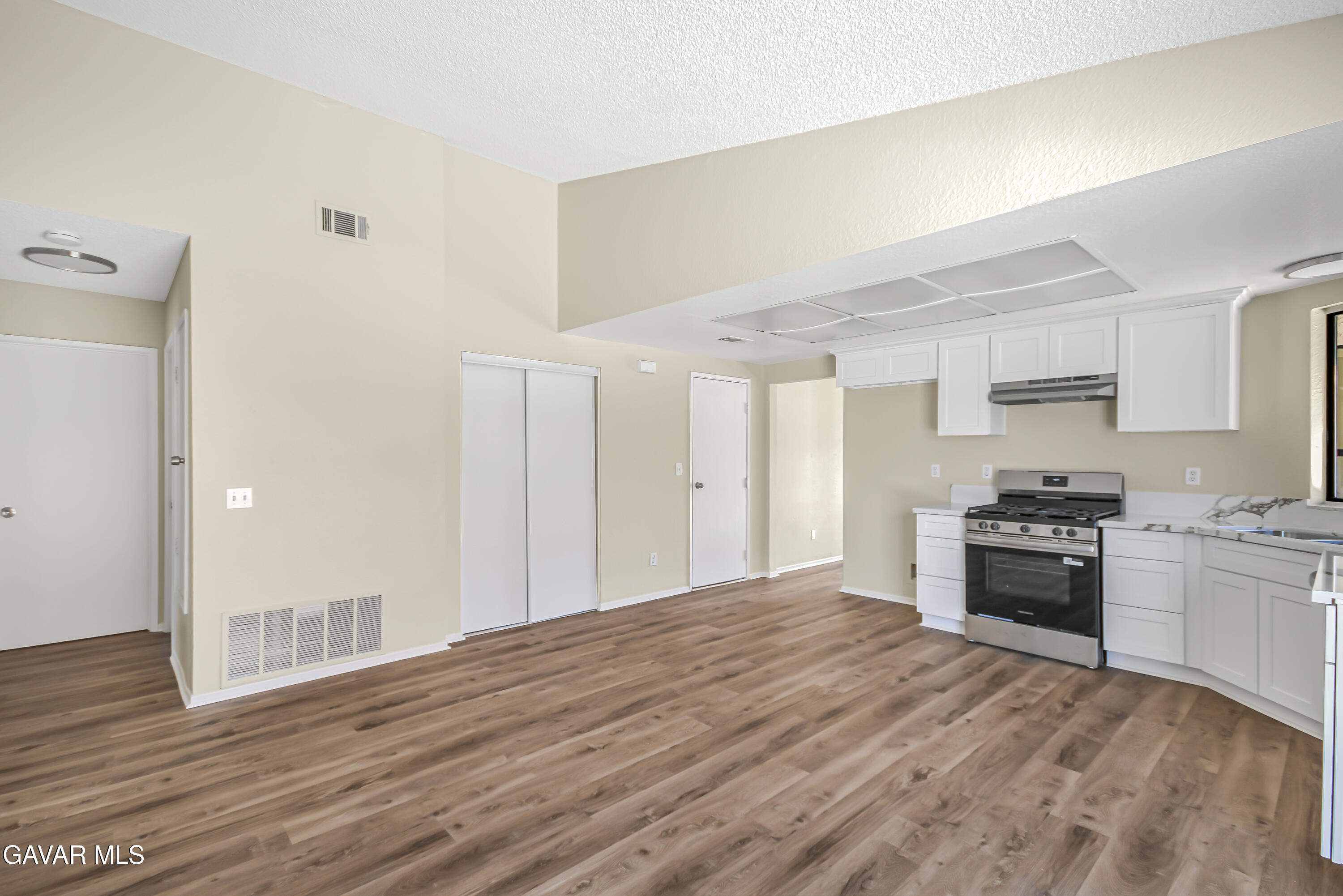 37456 Lilacview Avenue Property Photo 13