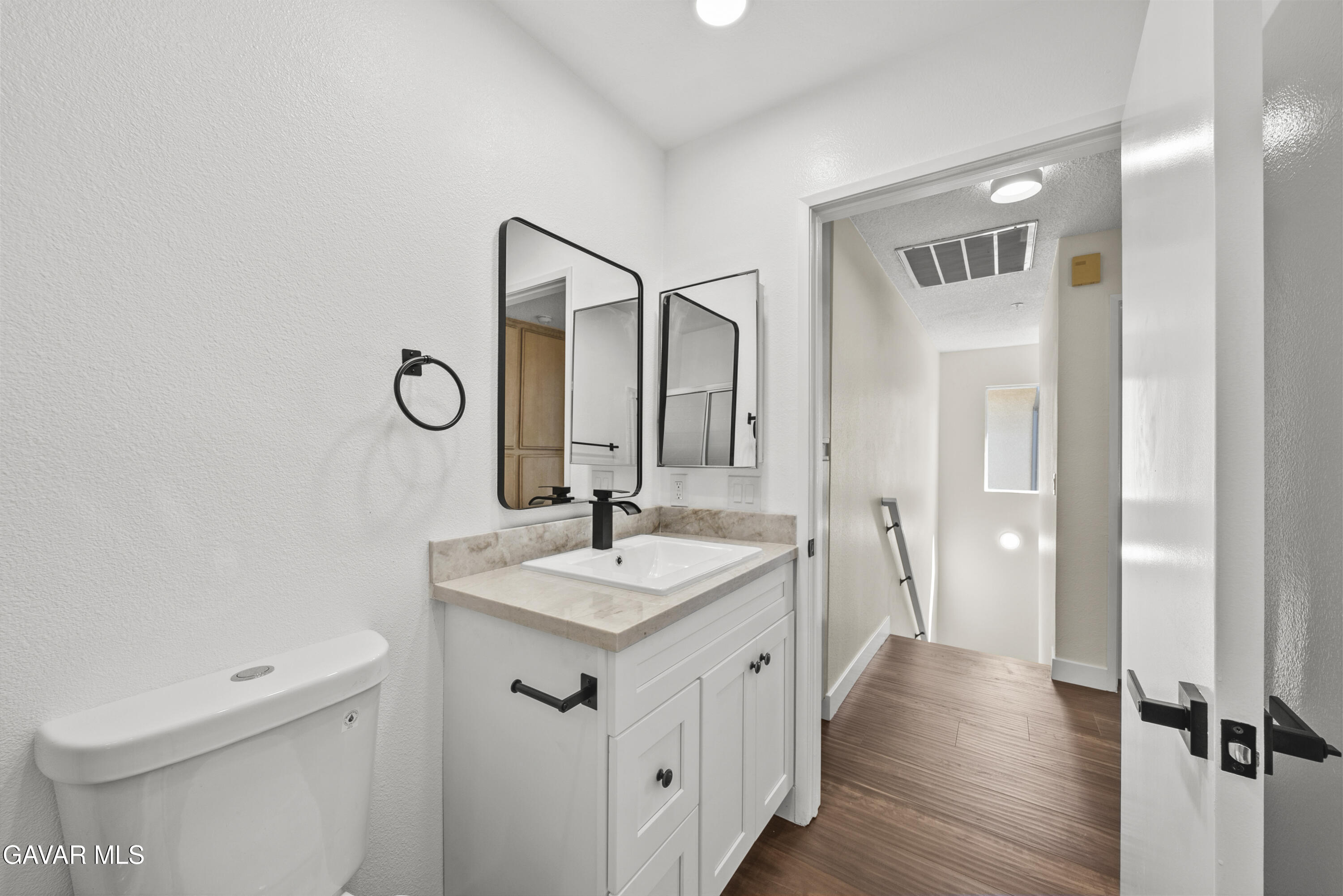 8800 Burnet Avenue, Unit 7 Property Photo 23
