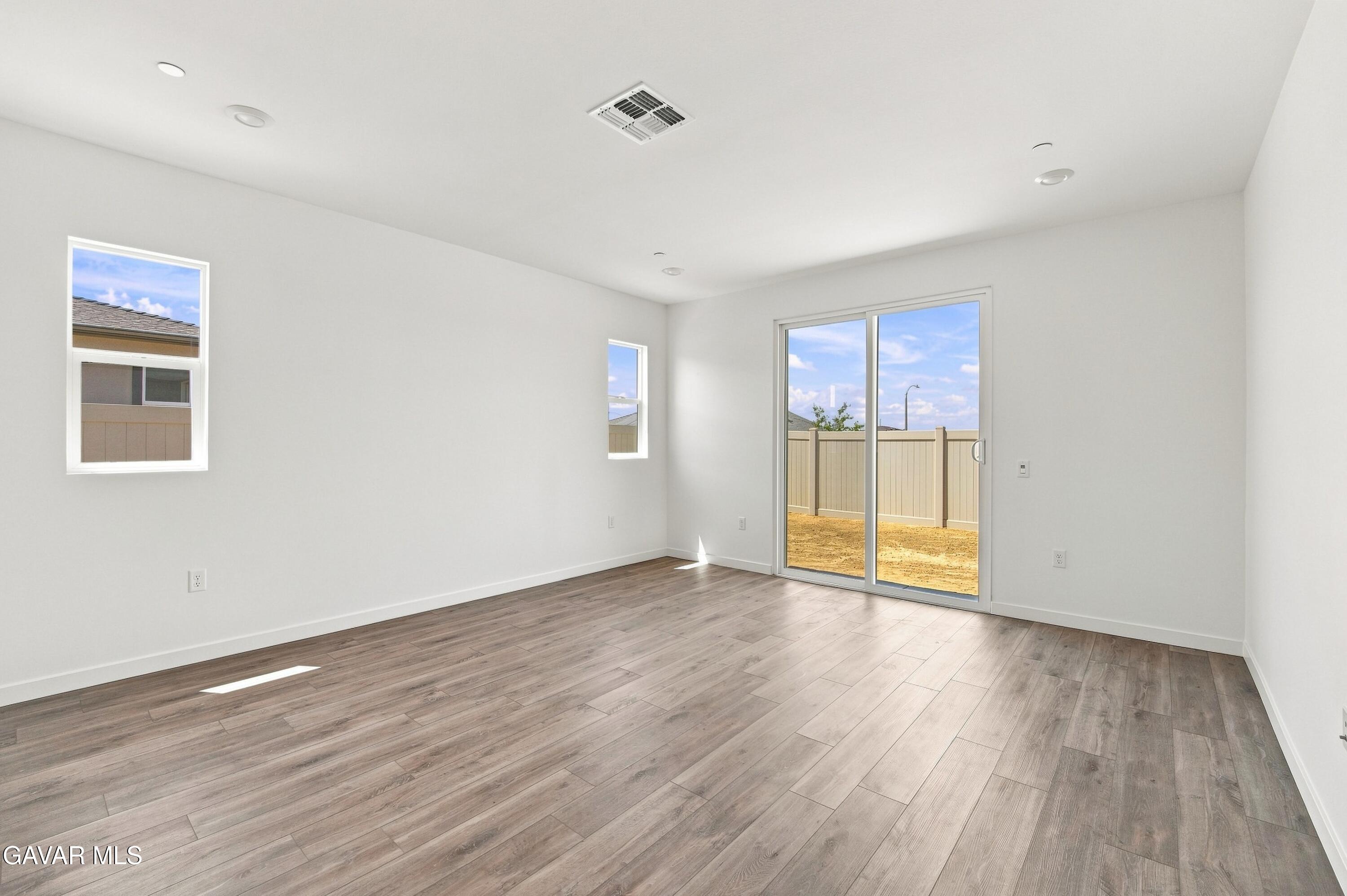 3253 E Avenue J 4 Property Photo 17