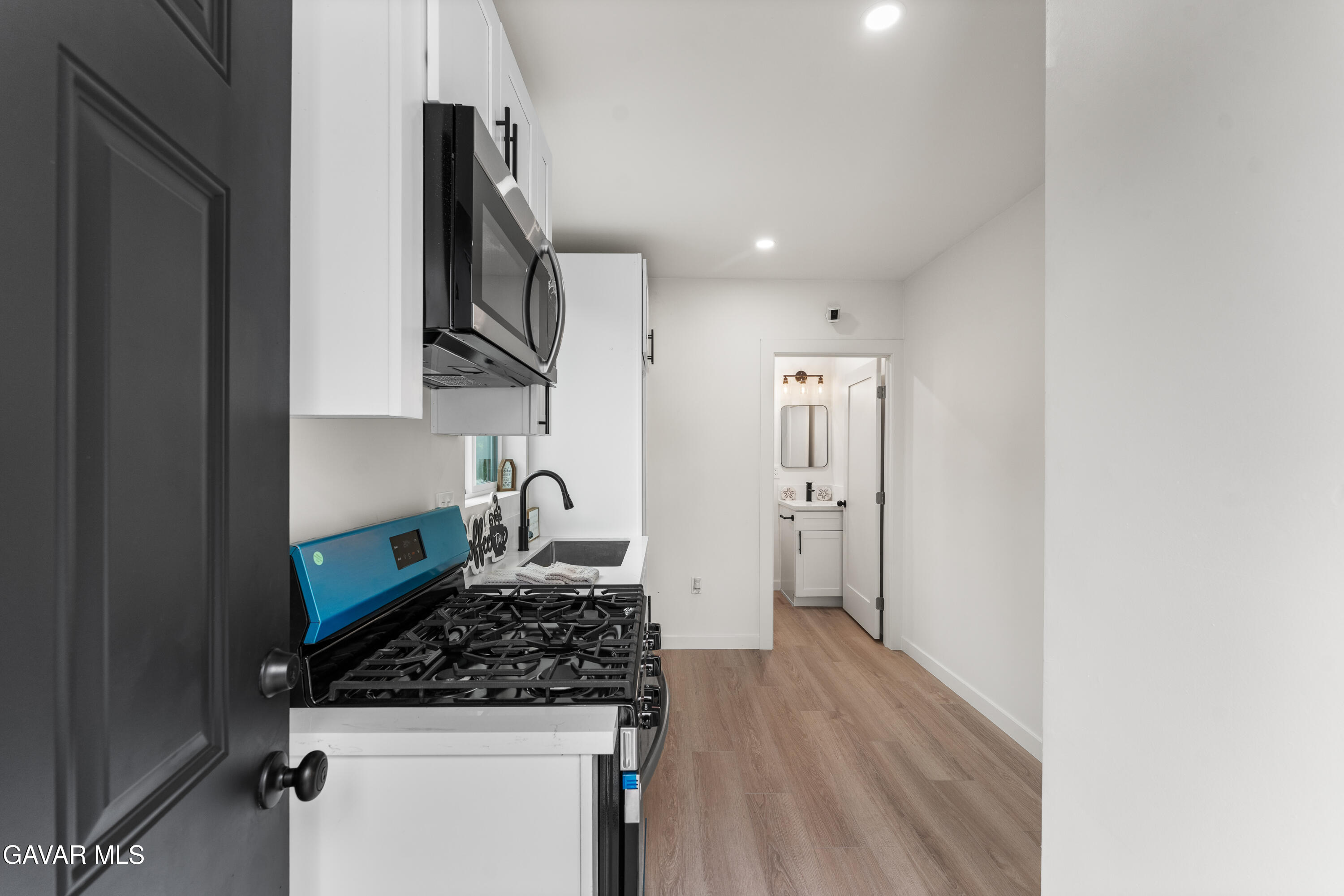9753 Mercedes Avenue Property Photo 39