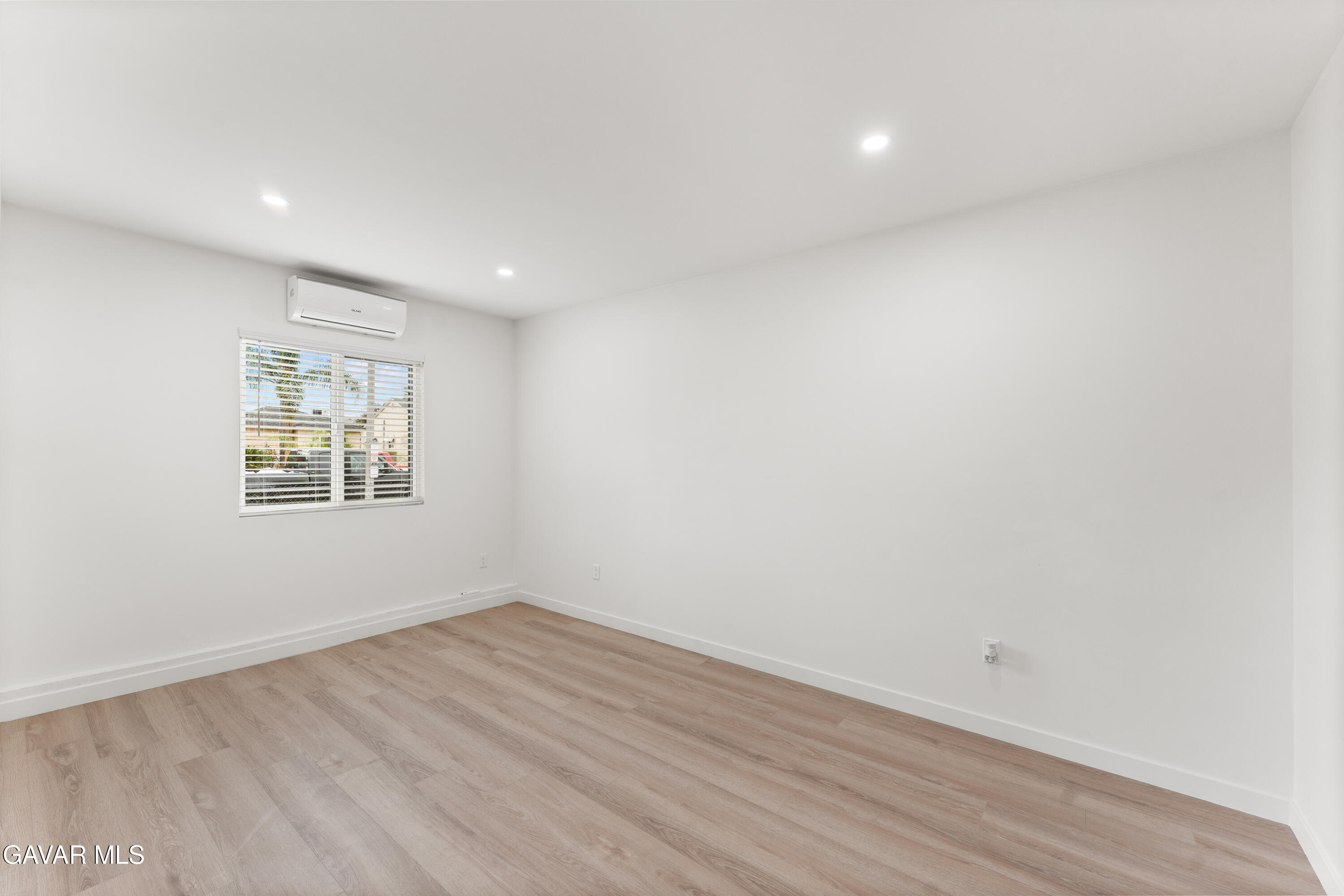 9753 Mercedes Avenue Property Photo 43