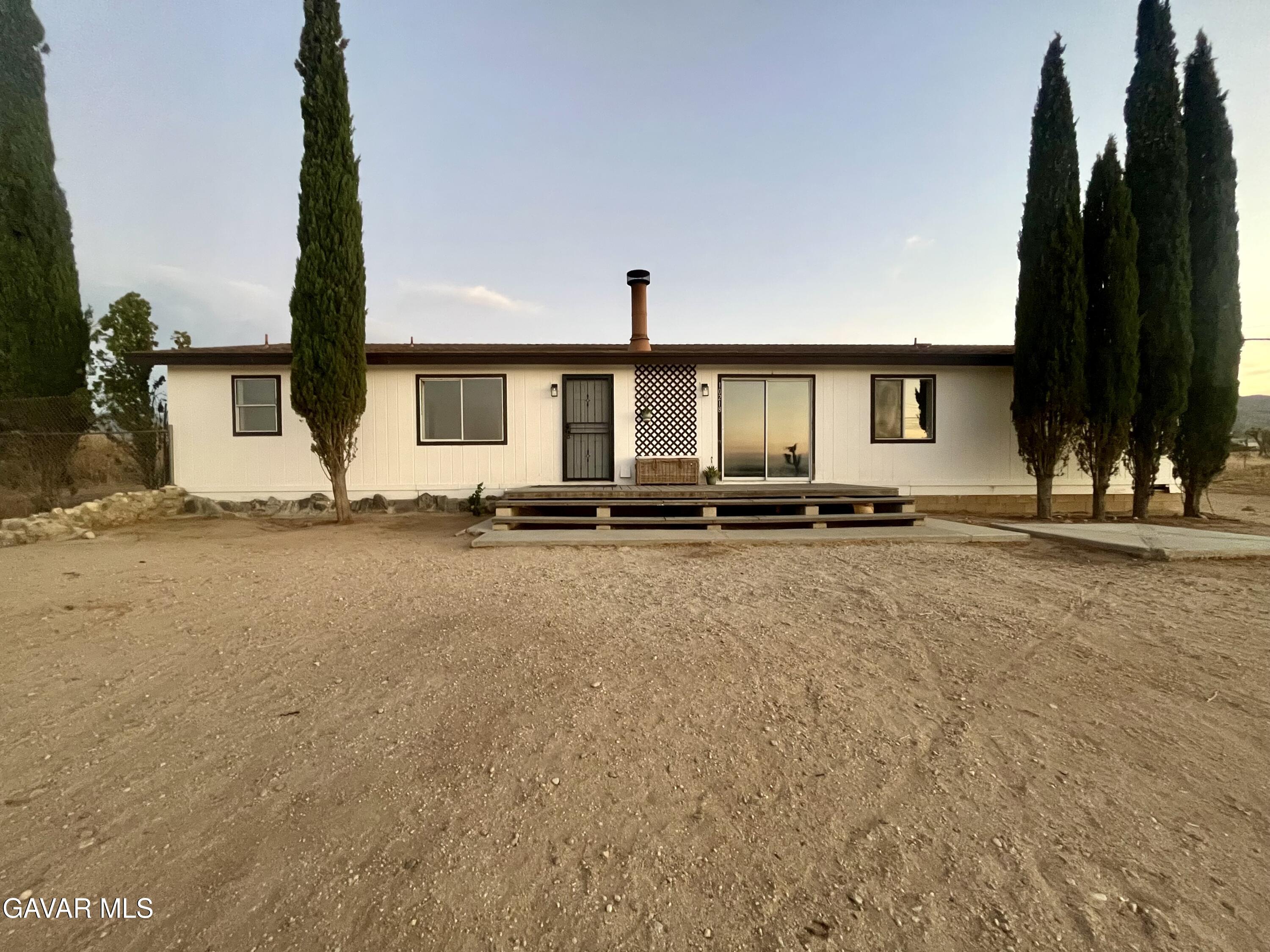 10218 E Avenue W Property Photo 1