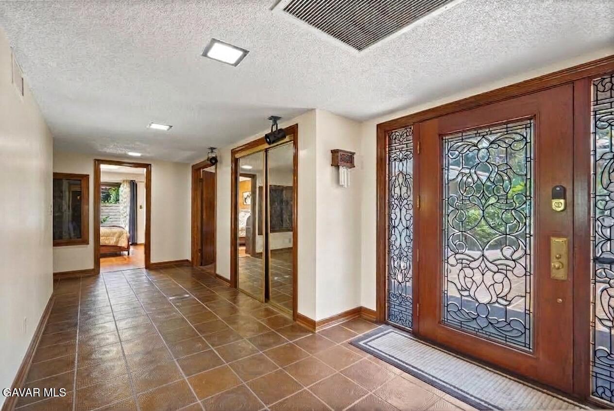 10307 Donna Avenue Property Photo 2