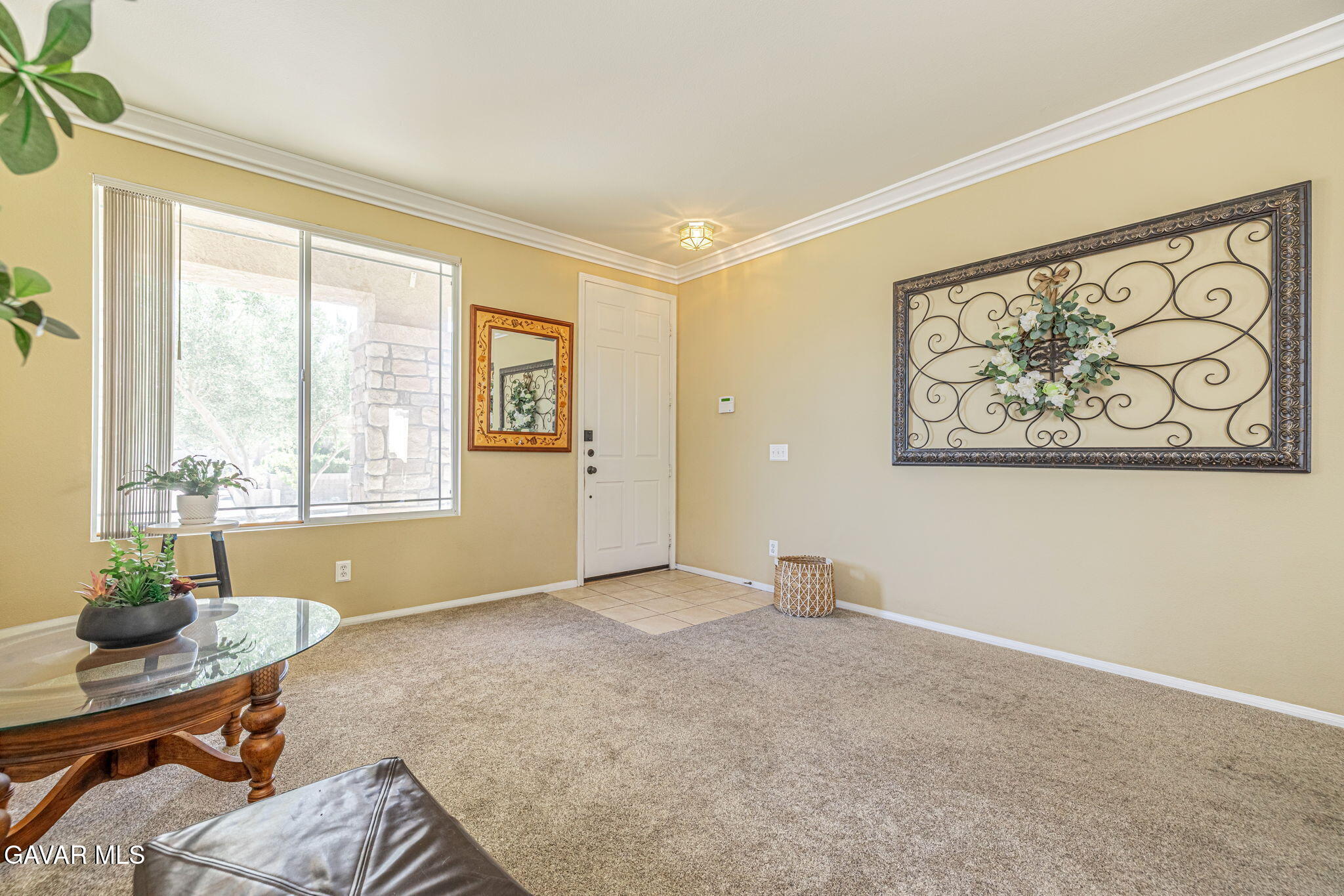 40125 Watford Way Property Photo 6