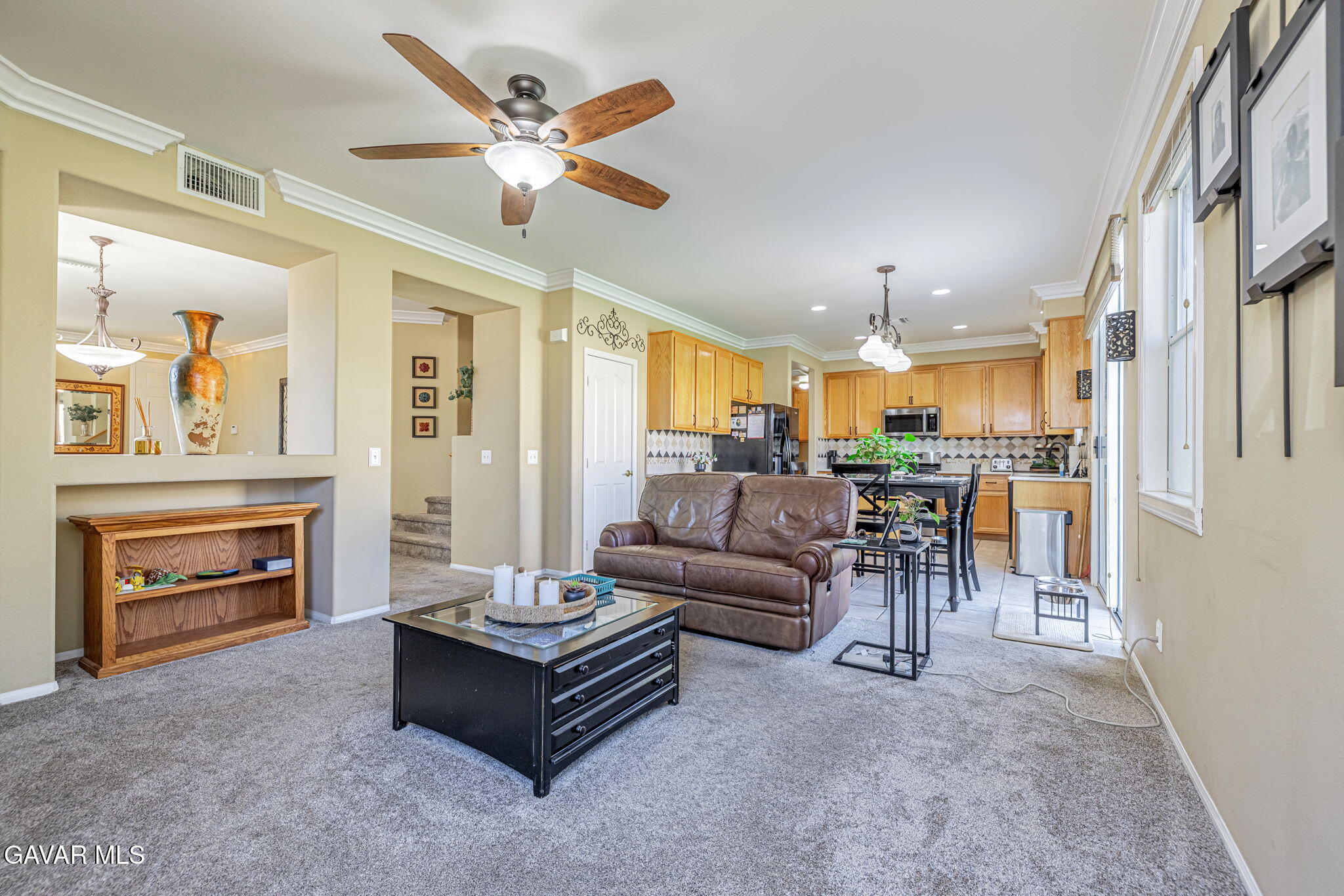 40125 Watford Way Property Photo 15