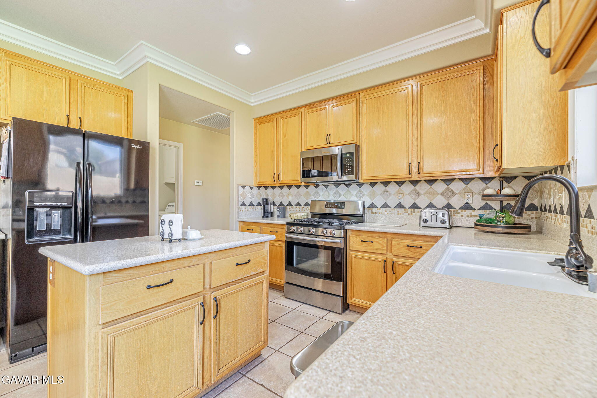 40125 Watford Way Property Photo 19