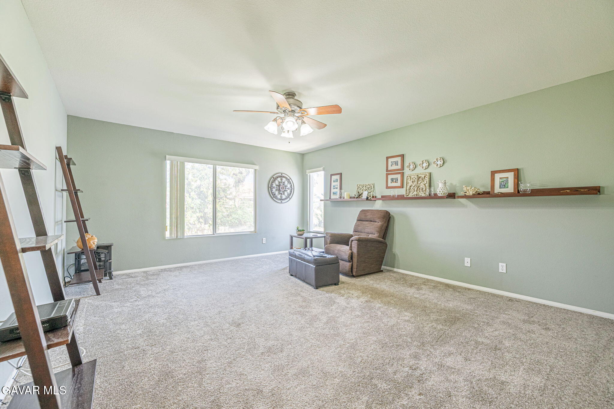 40125 Watford Way Property Photo 28