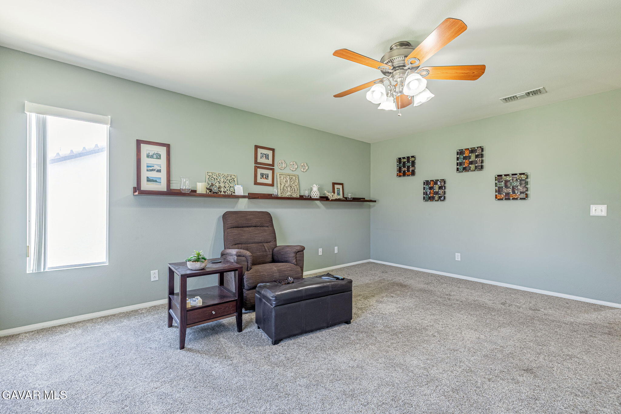 40125 Watford Way Property Photo 29