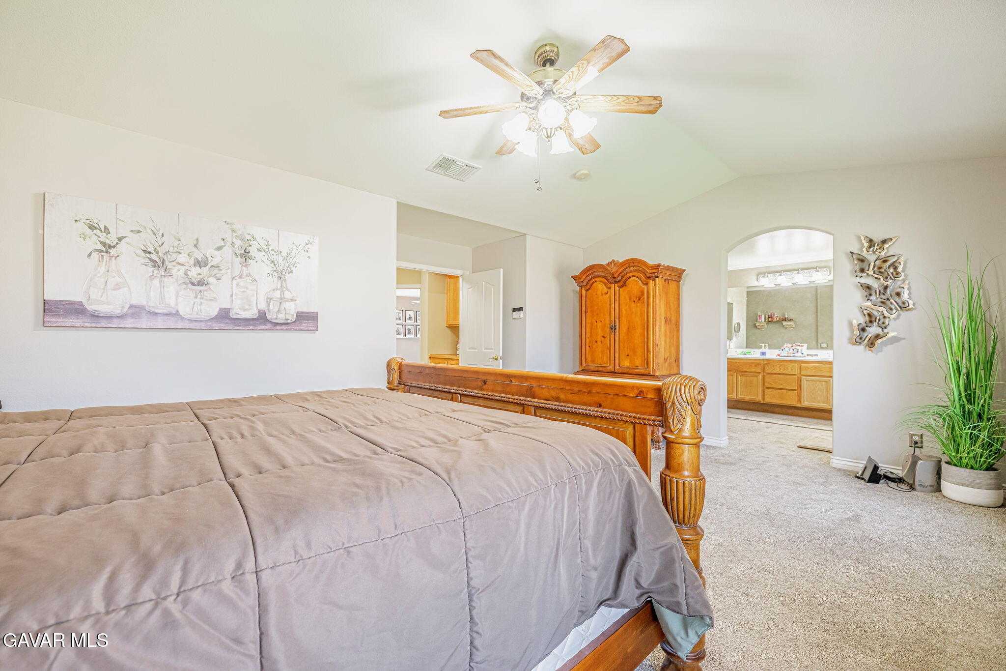 40125 Watford Way Property Photo 42