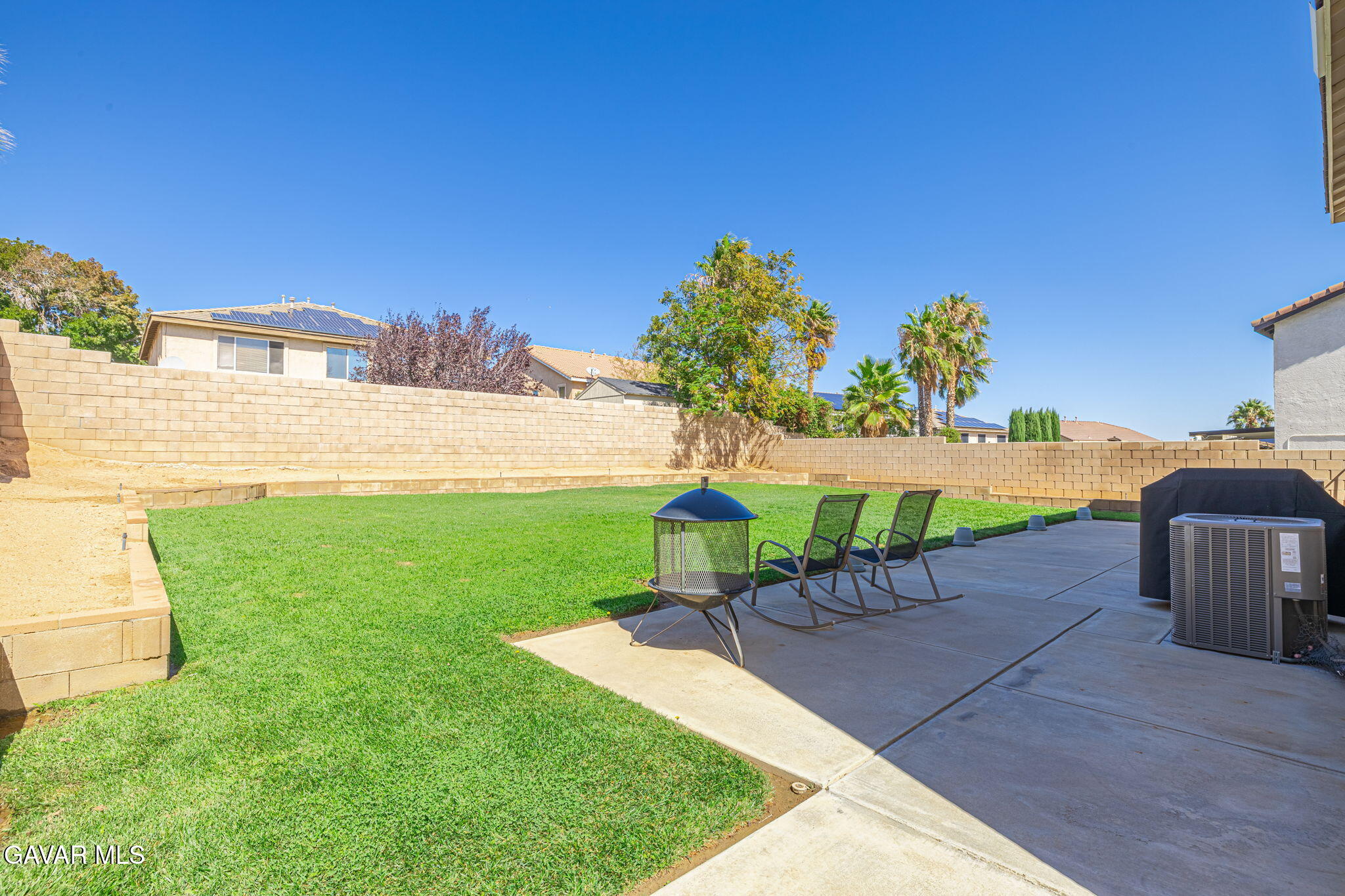 40125 Watford Way Property Photo 44