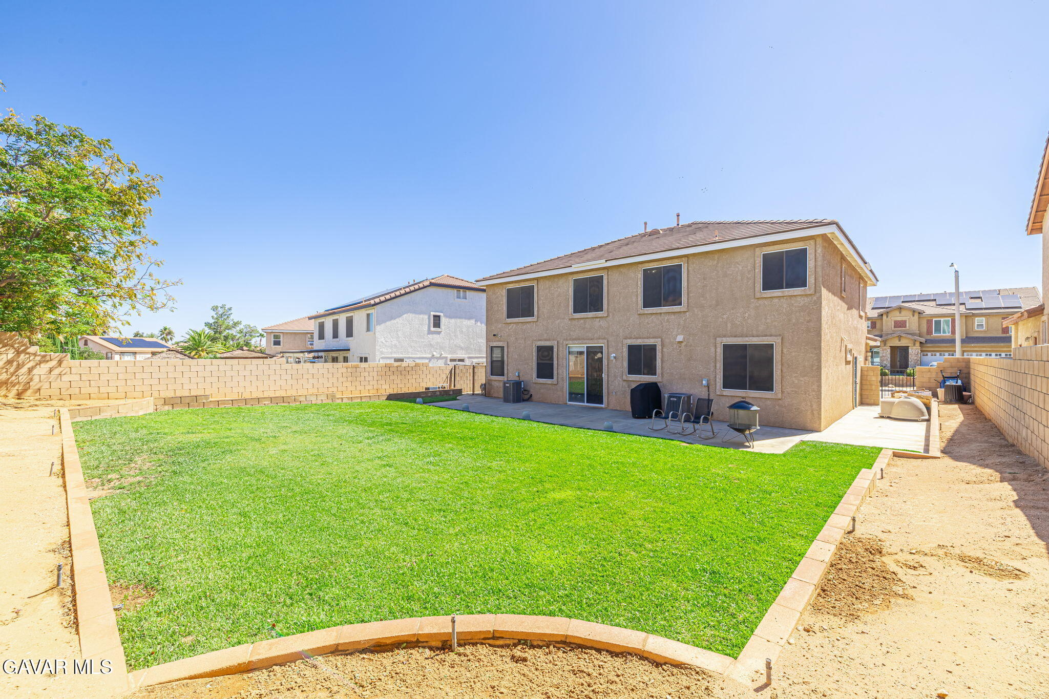 40125 Watford Way Property Photo 47