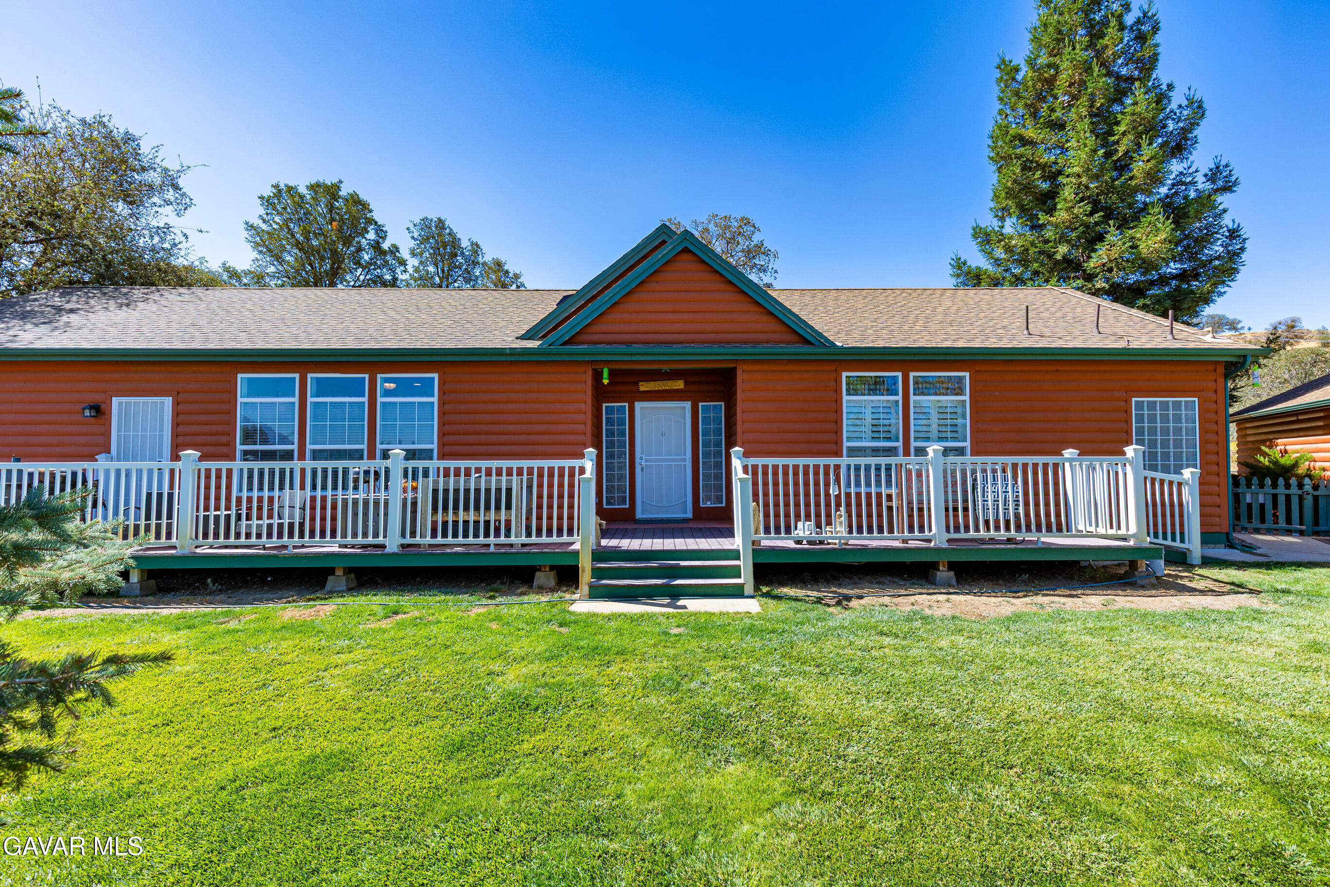 18764 Alps Drive Property Photo 1