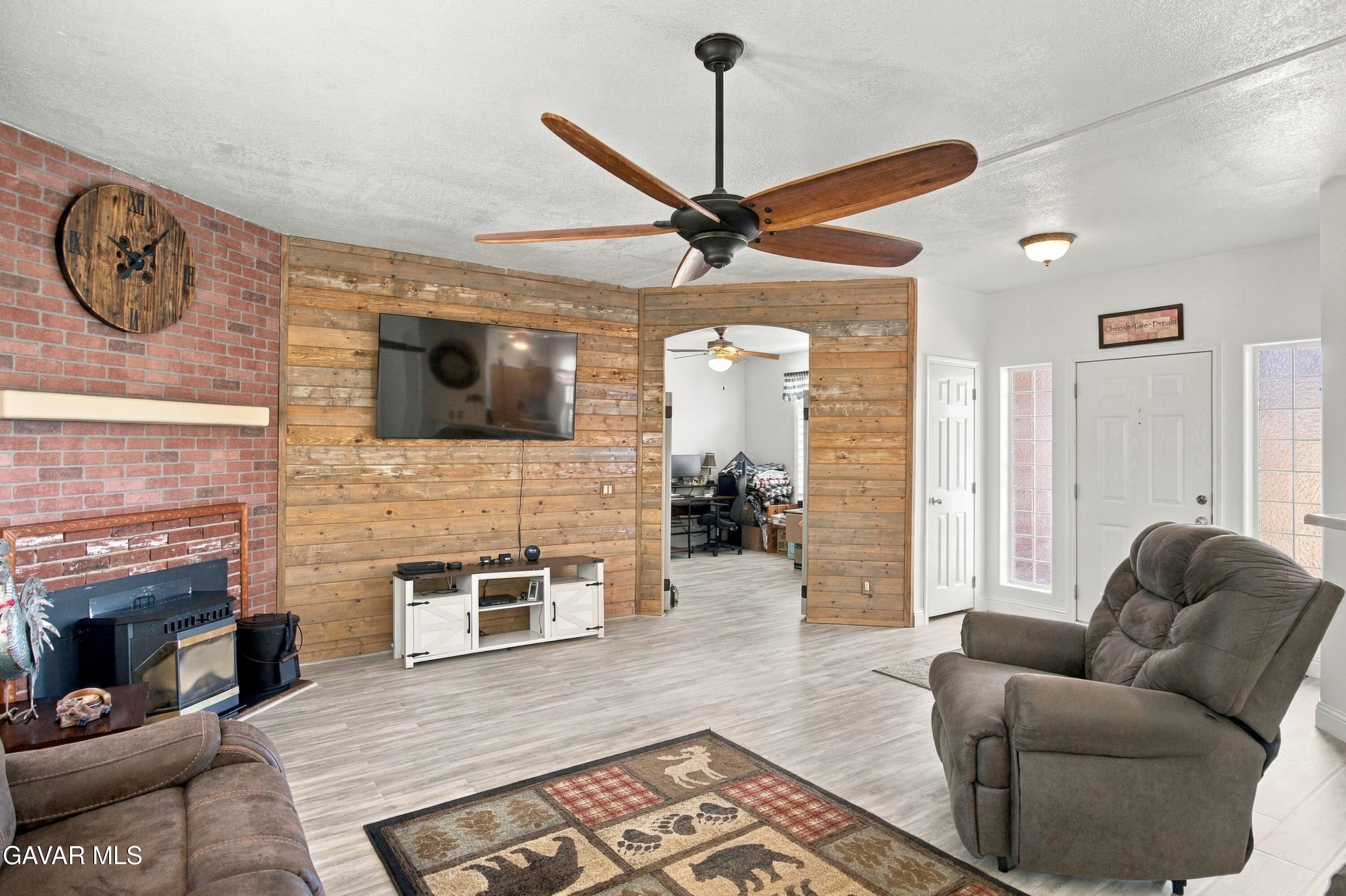 18764 Alps Drive Property Photo 3