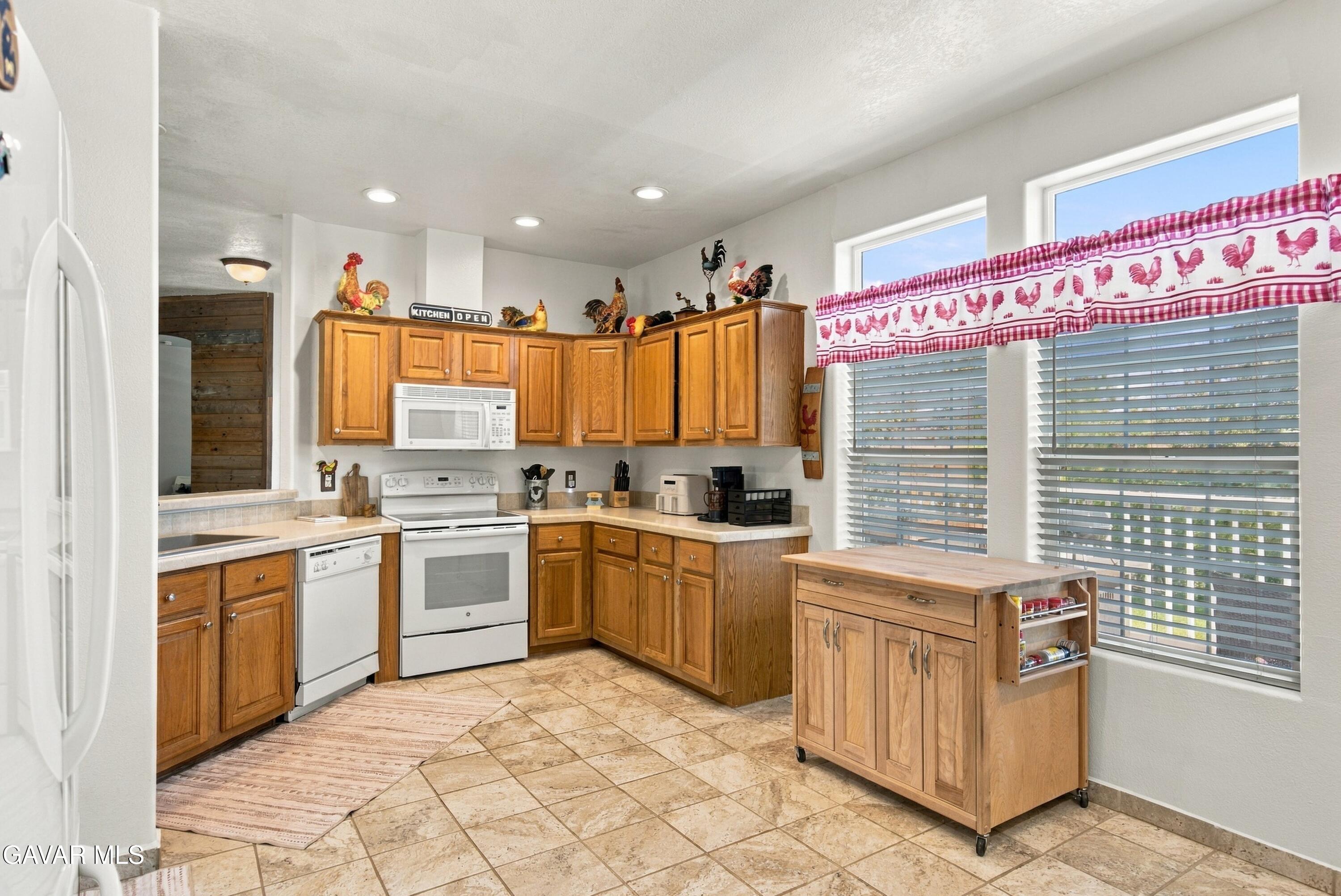 18764 Alps Drive Property Photo 6
