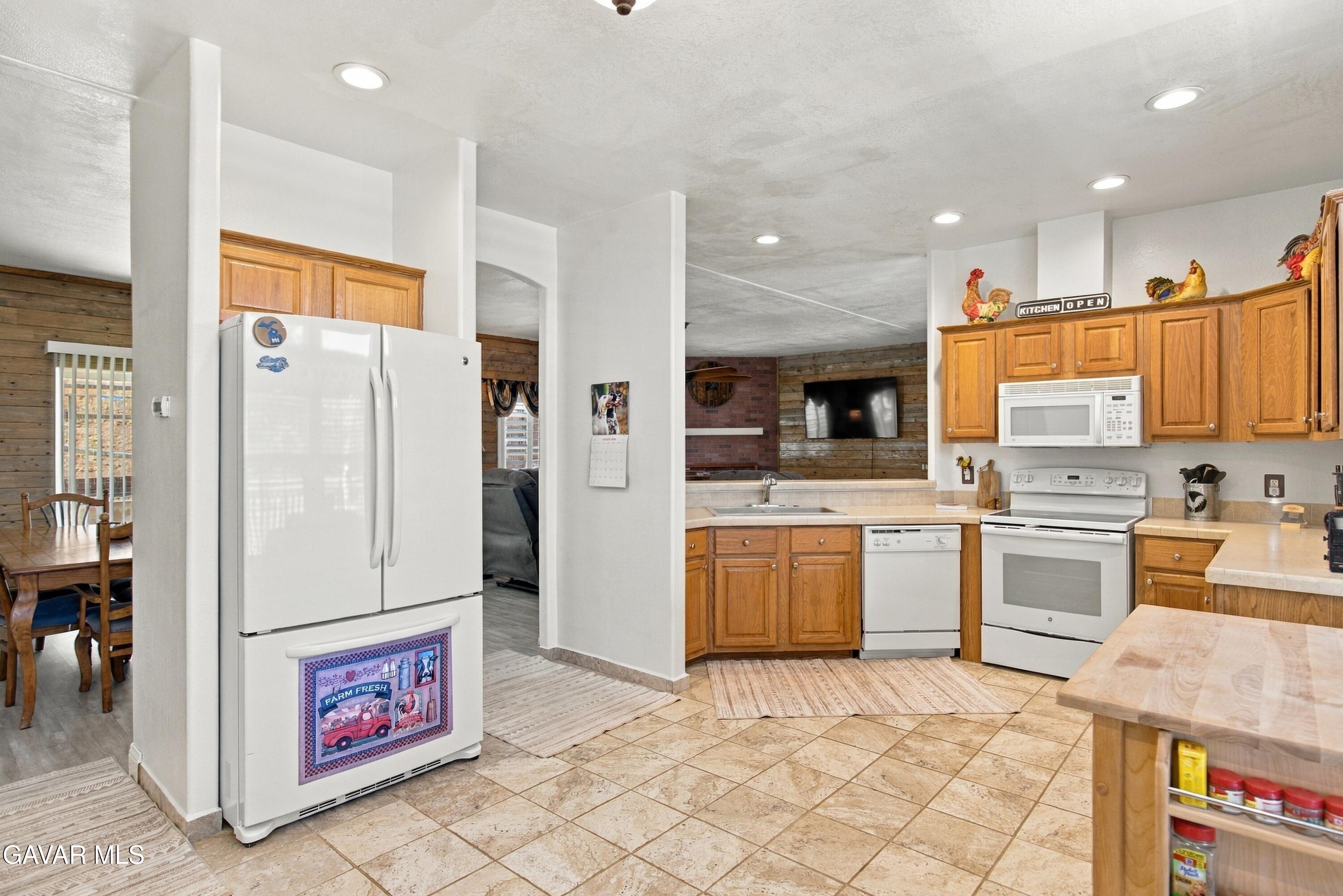 18764 Alps Drive Property Photo 7