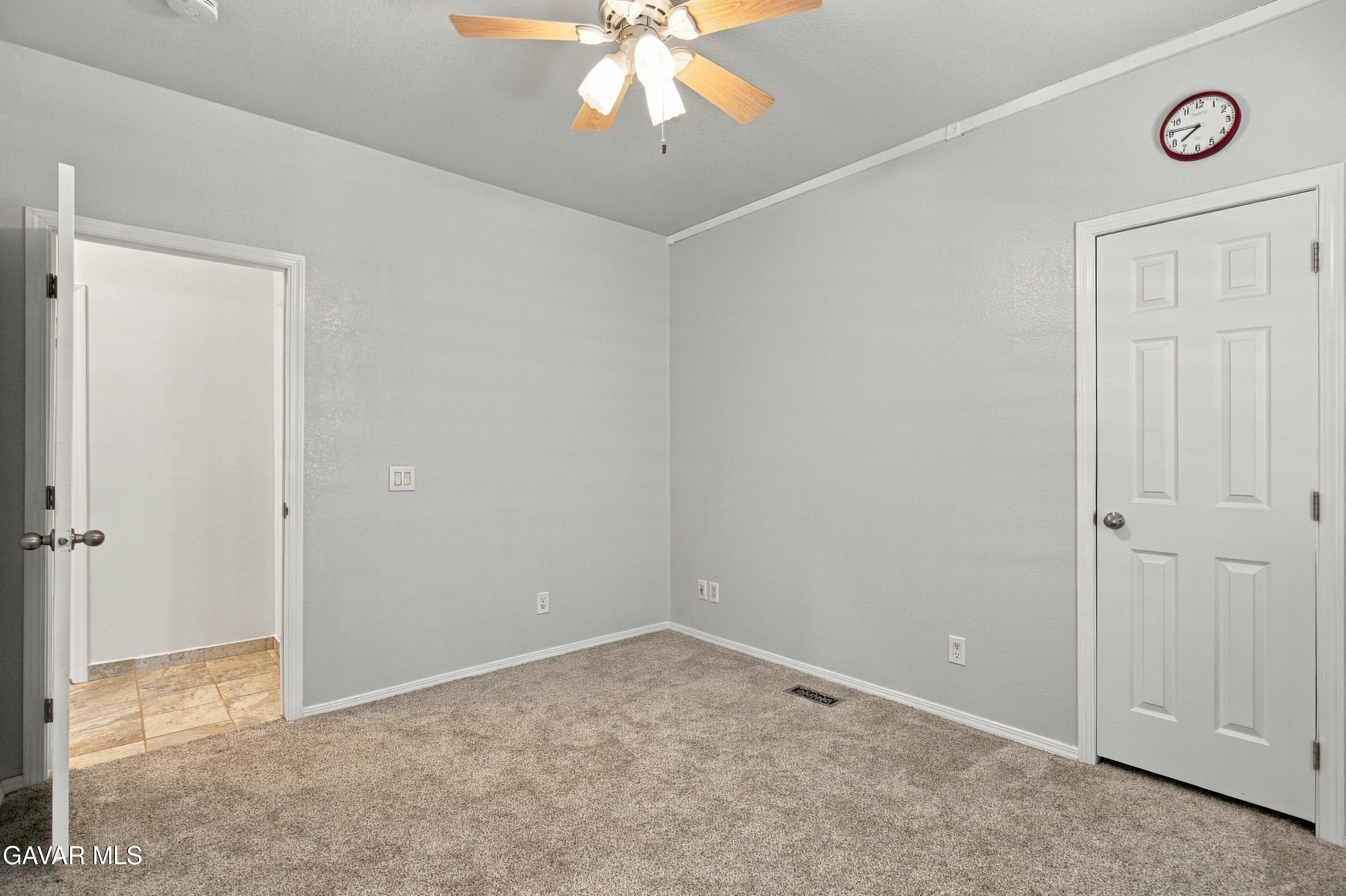 18764 Alps Drive Property Photo 9