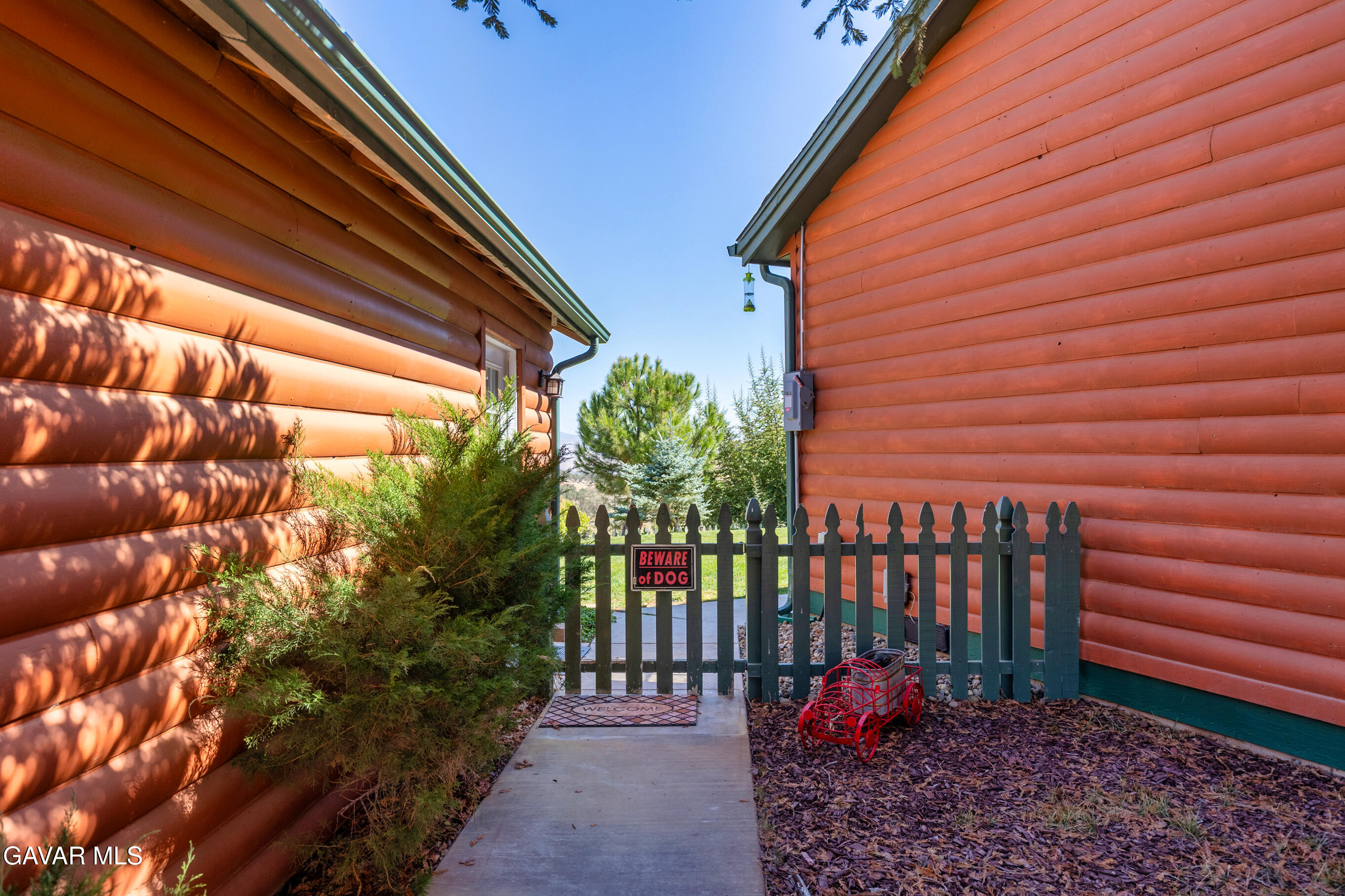18764 Alps Drive Property Photo 21