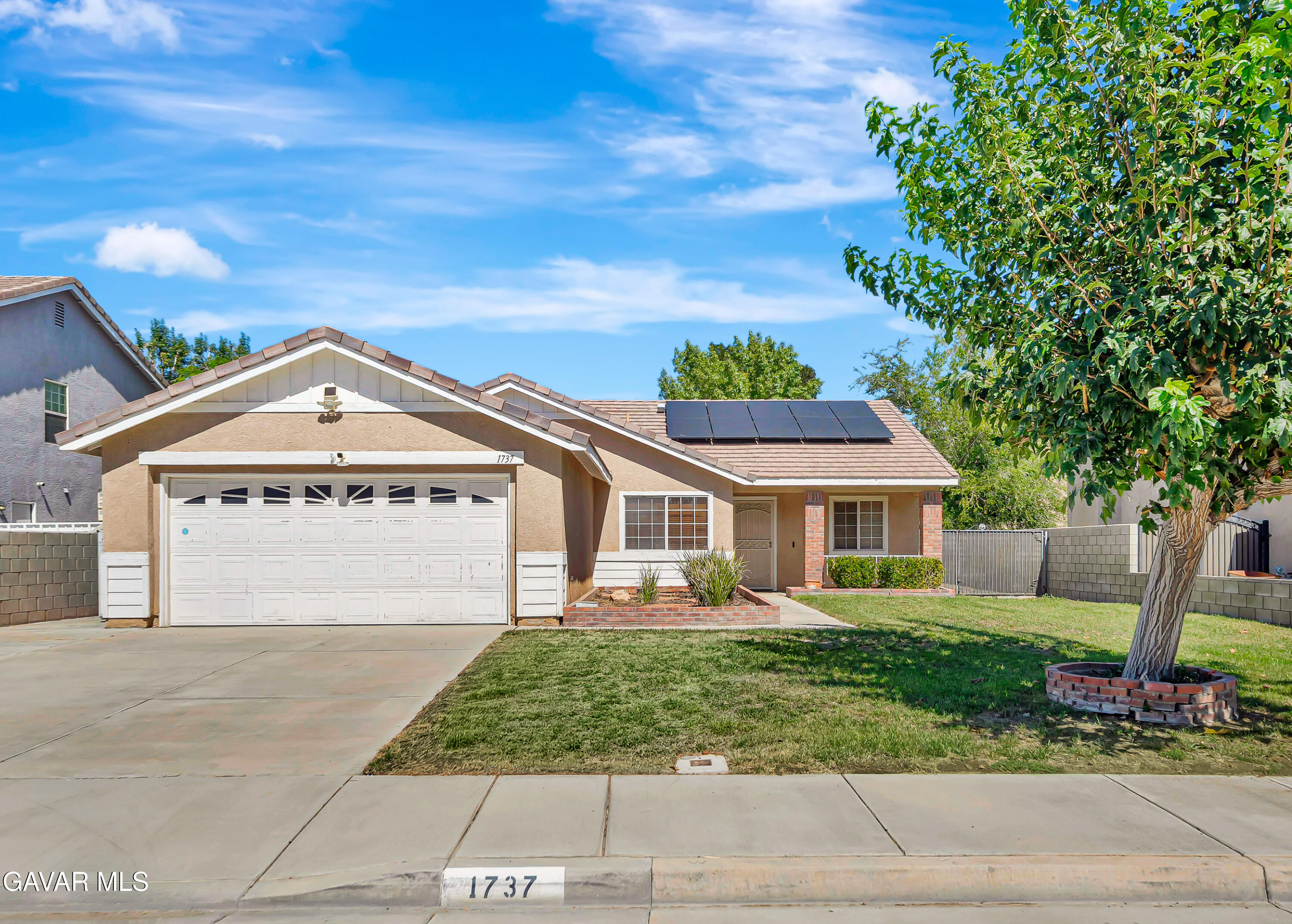 1737 Minter Way Property Photo 1