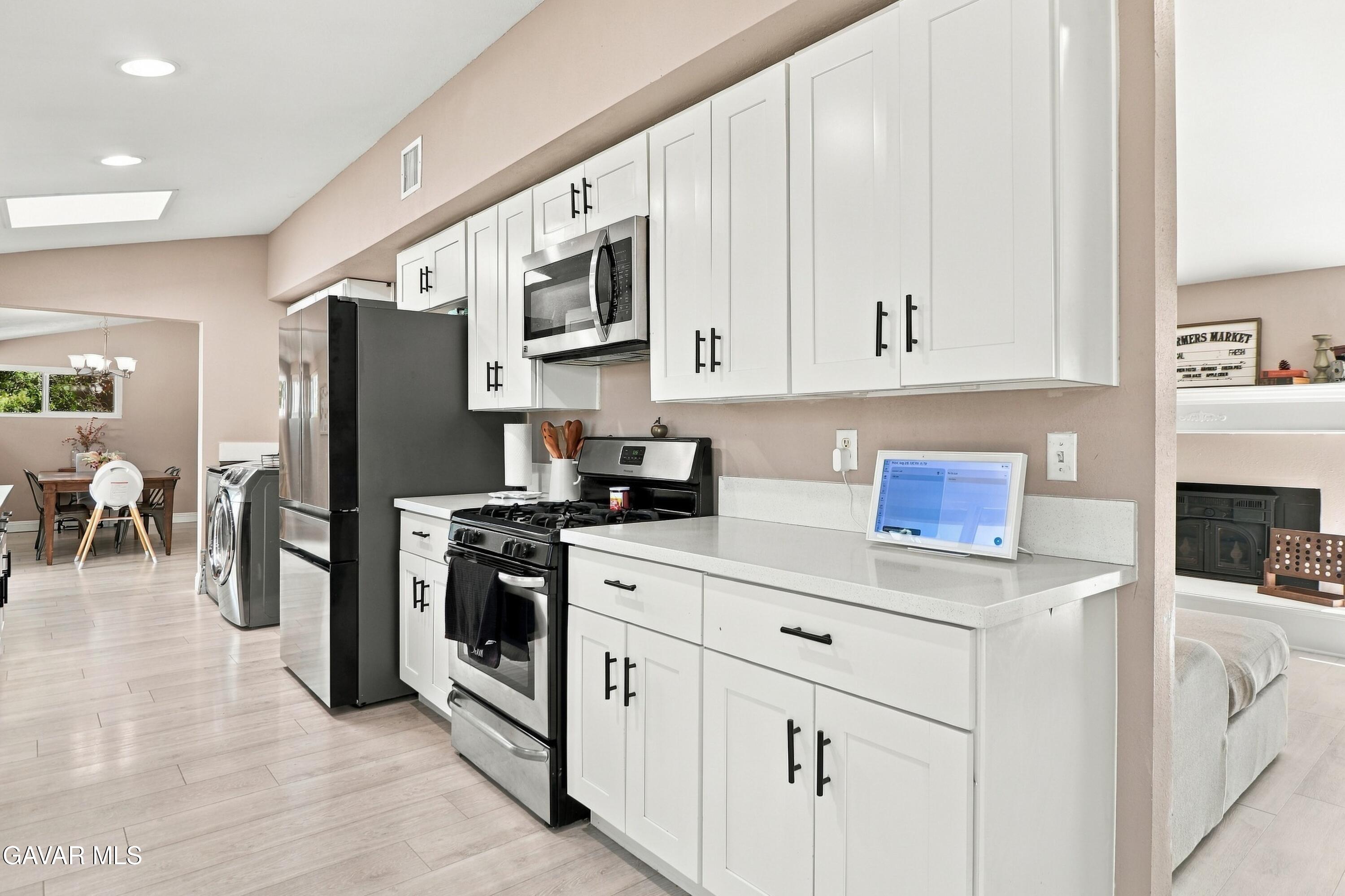 544 E Avenue J1 Property Photo 5