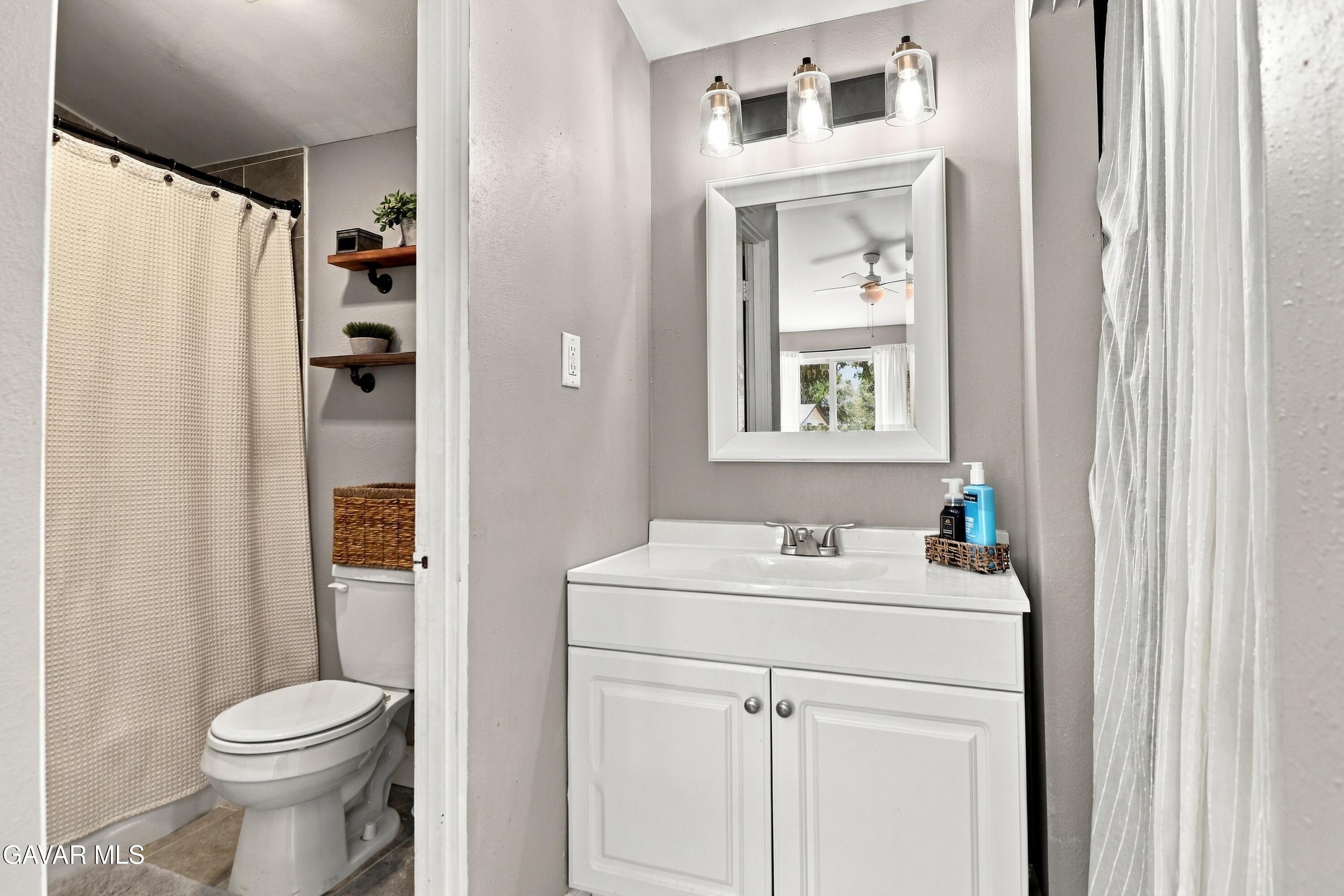 544 E Avenue J1 Property Photo 28