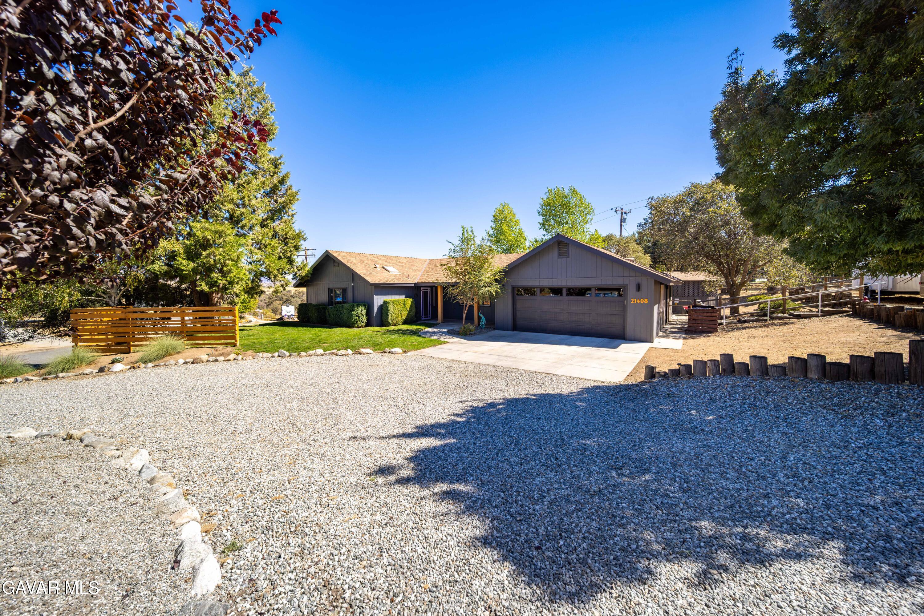 21408 Adam Drive Property Photo 4