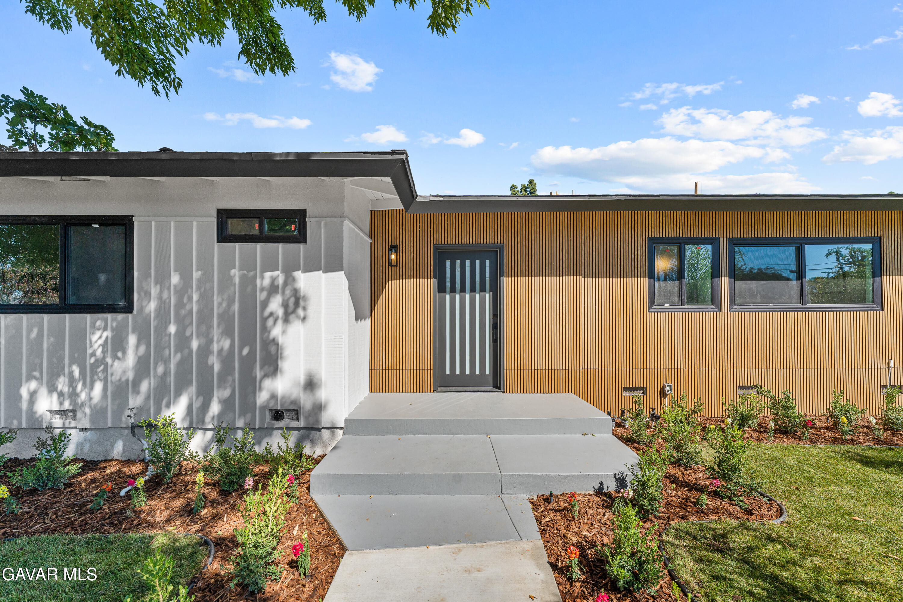 16043 Tuba Street Property Photo 2