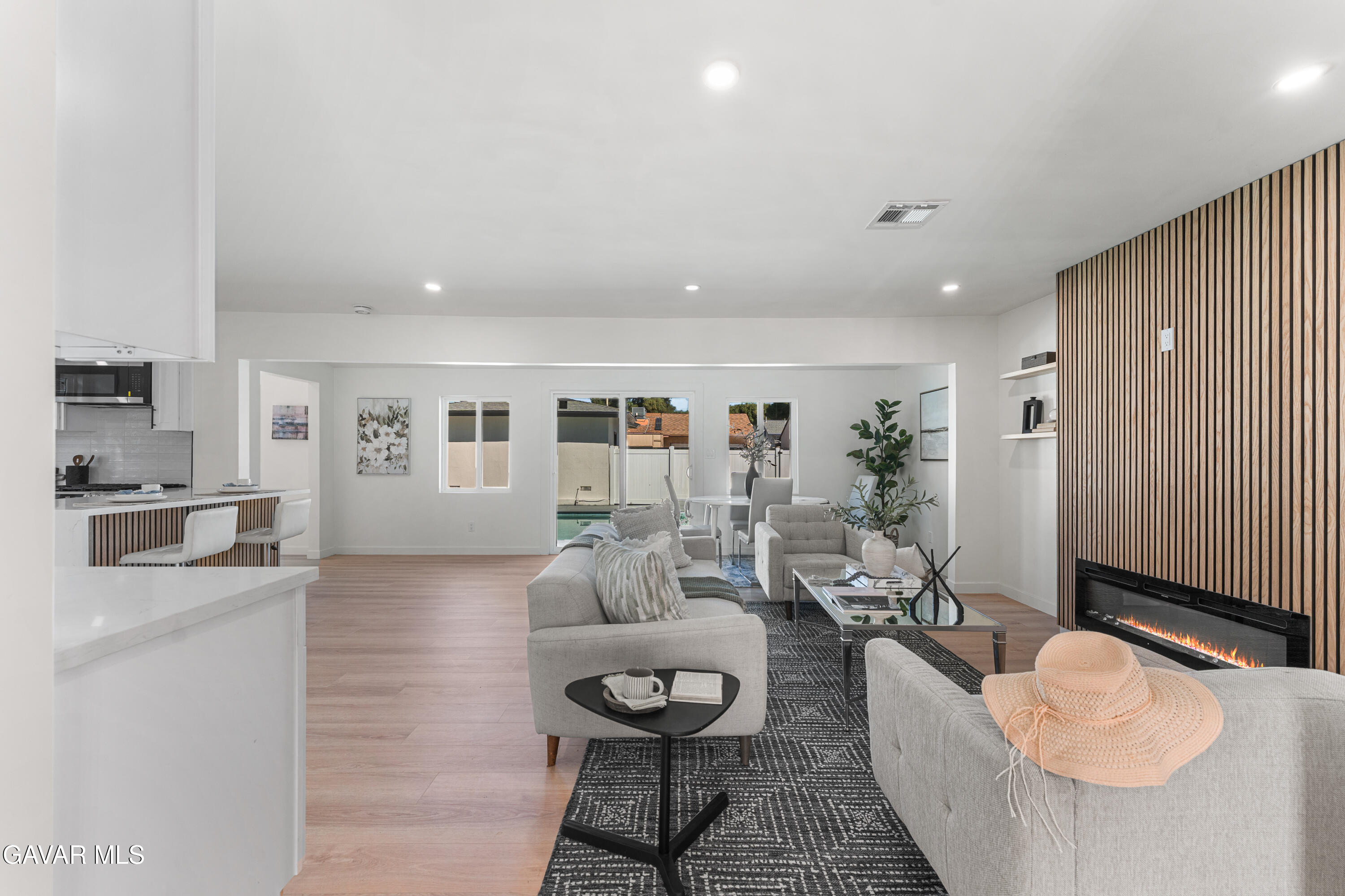16043 Tuba Street Property Photo 4