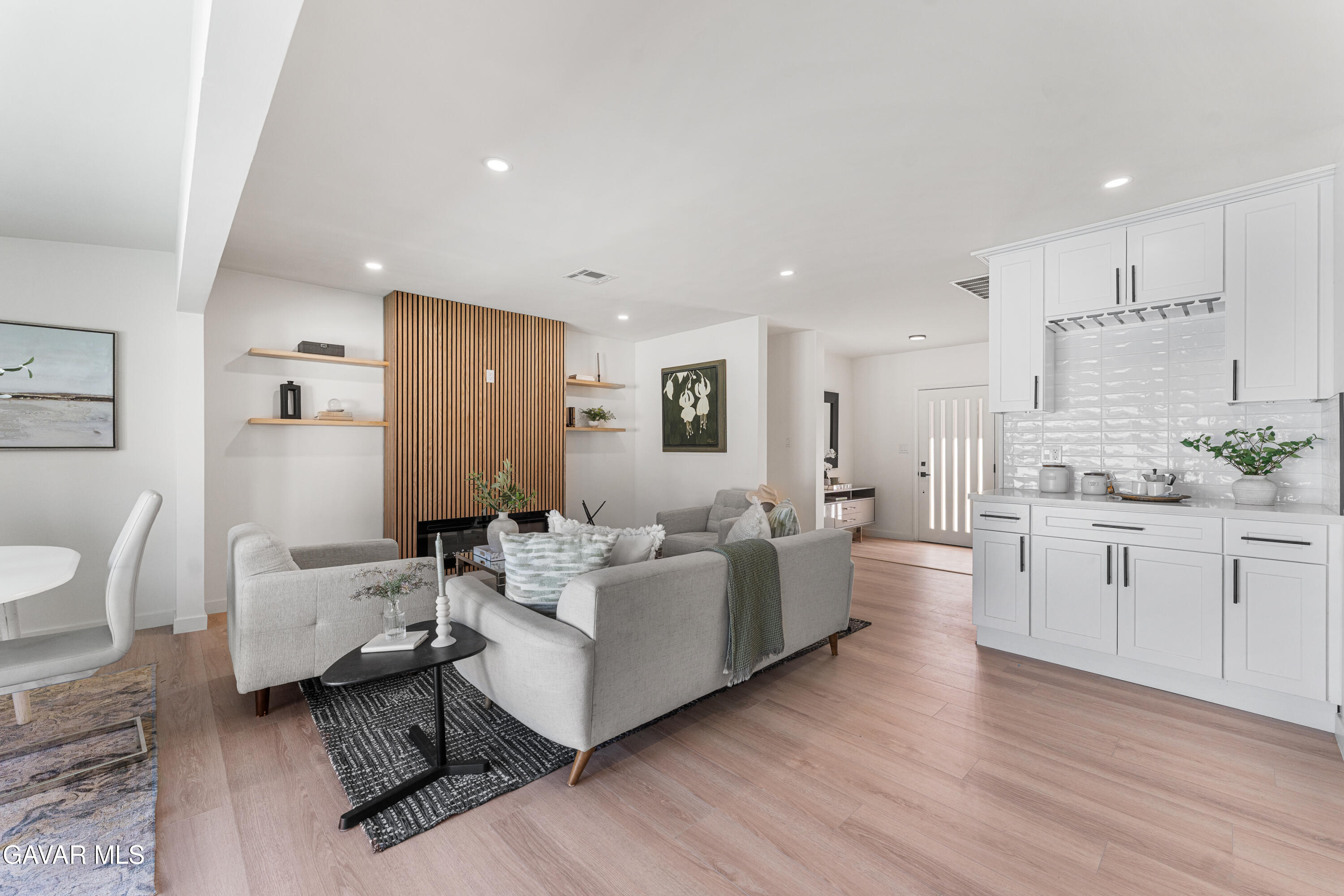 16043 Tuba Street Property Photo 7