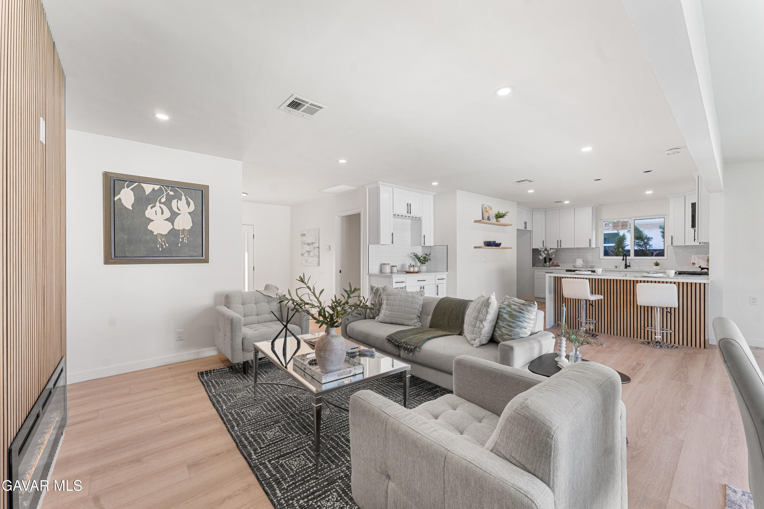 16043 Tuba Street Property Photo 10