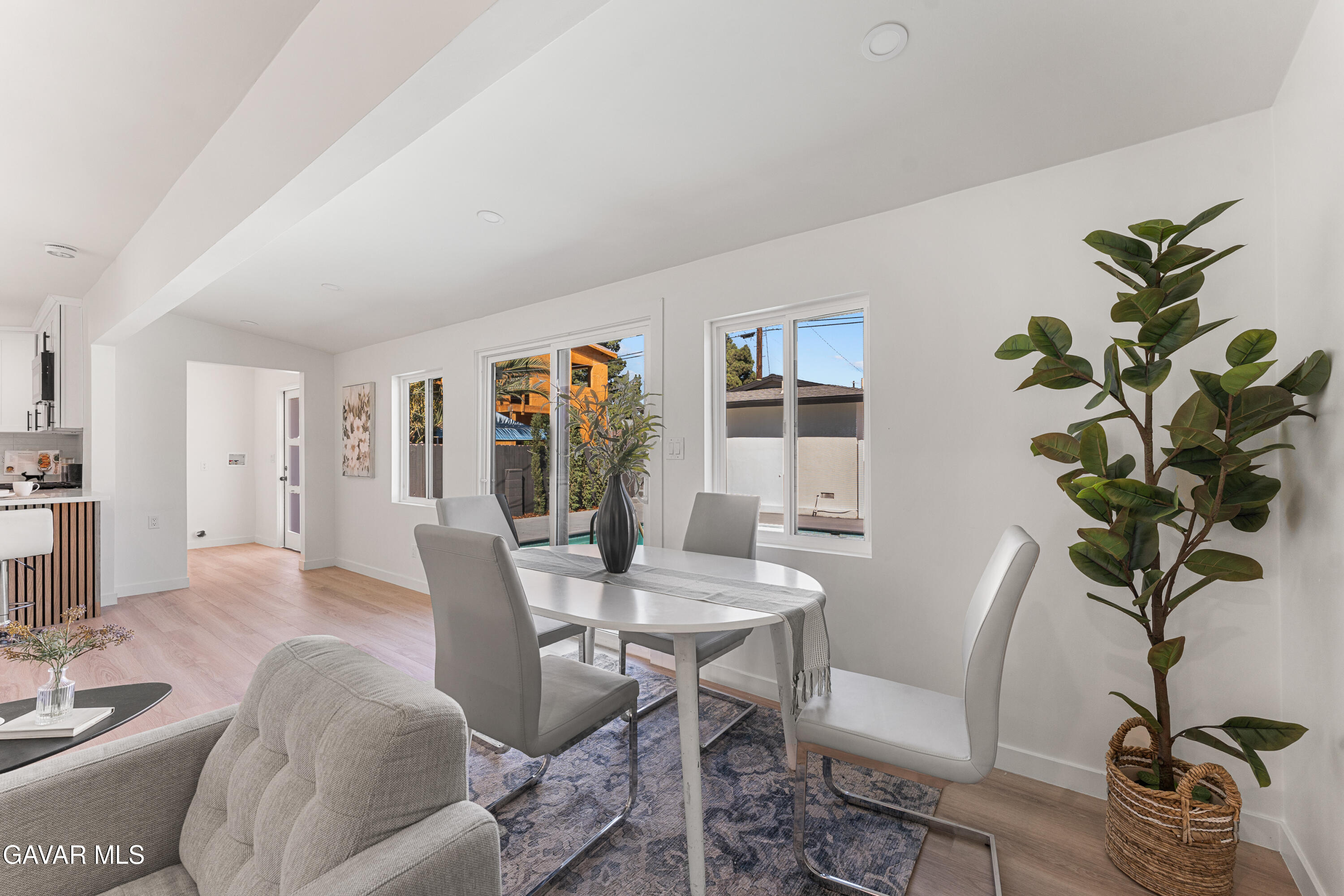 16043 Tuba Street Property Photo 11
