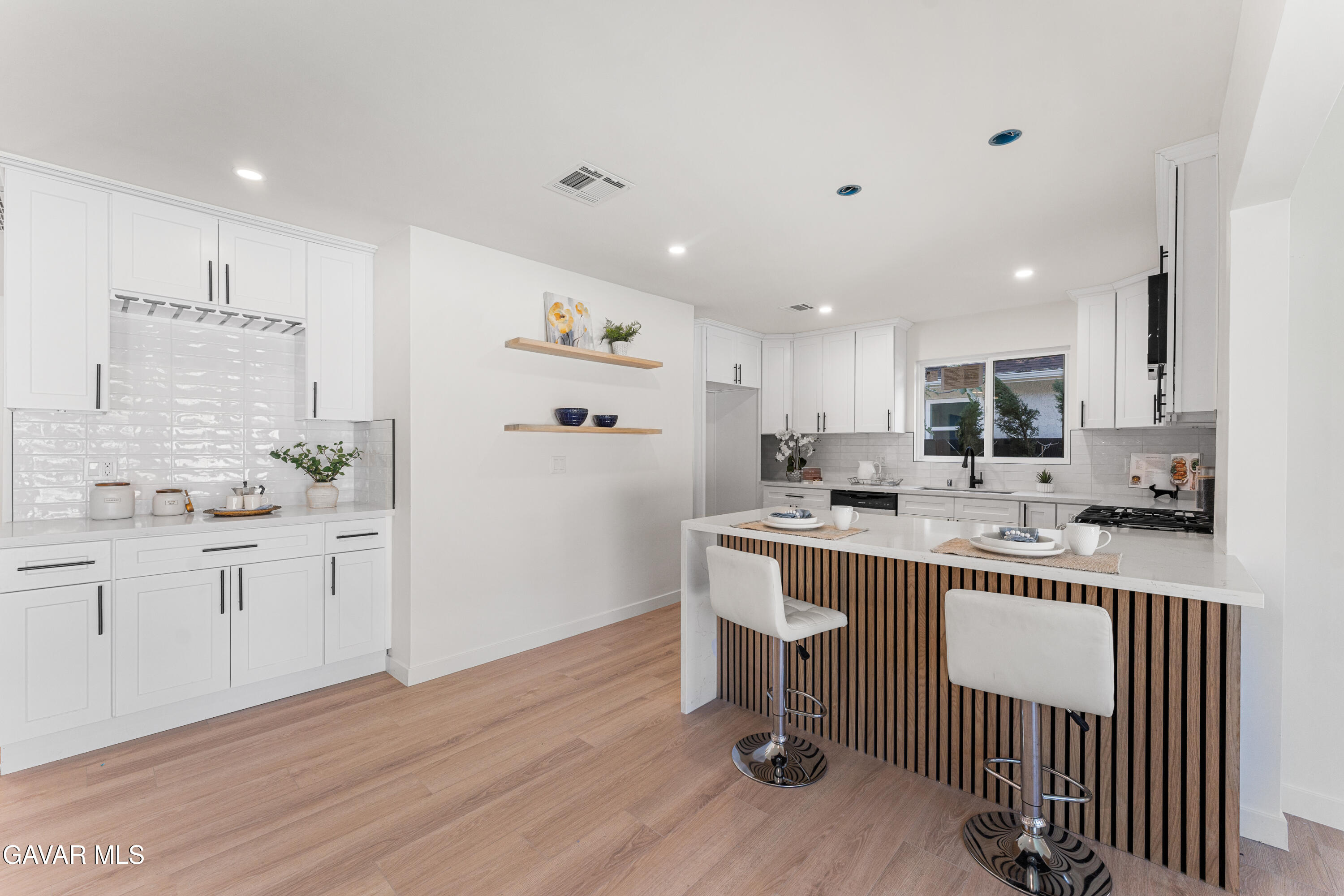 16043 Tuba Street Property Photo 15