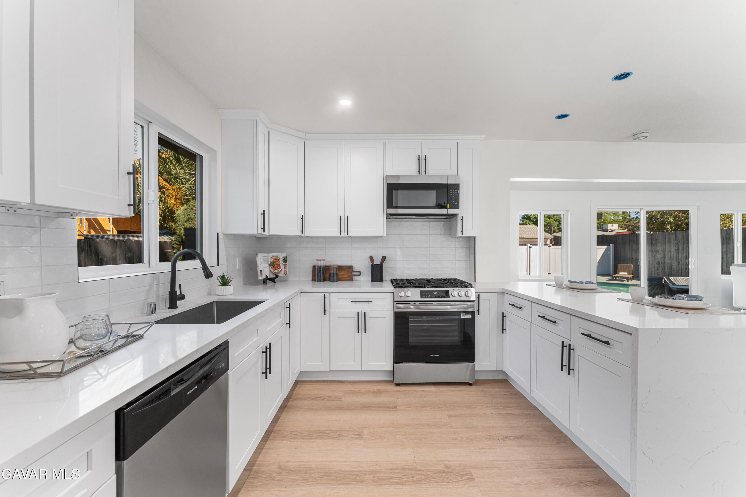 16043 Tuba Street Property Photo 19