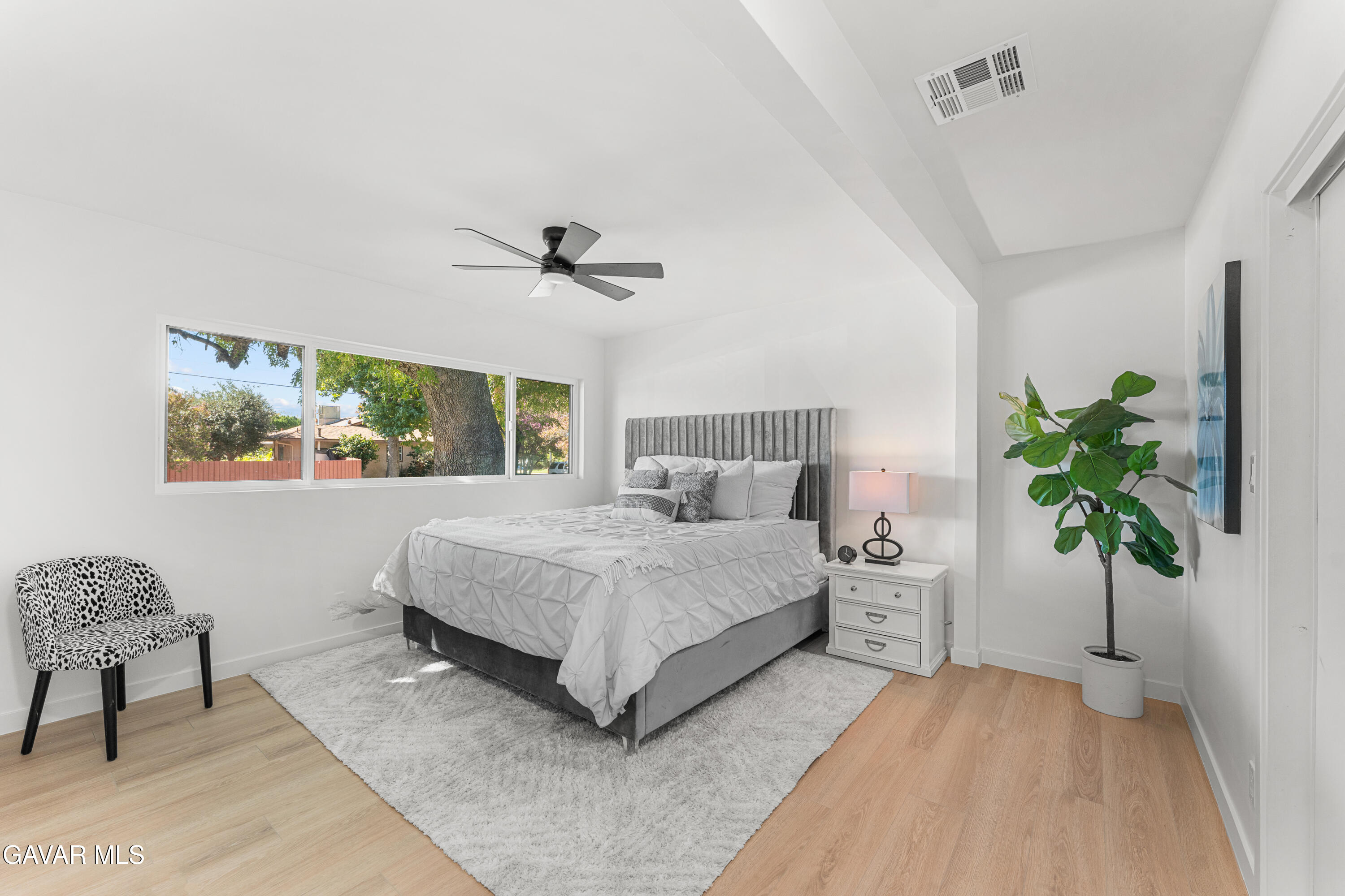 16043 Tuba Street Property Photo 22