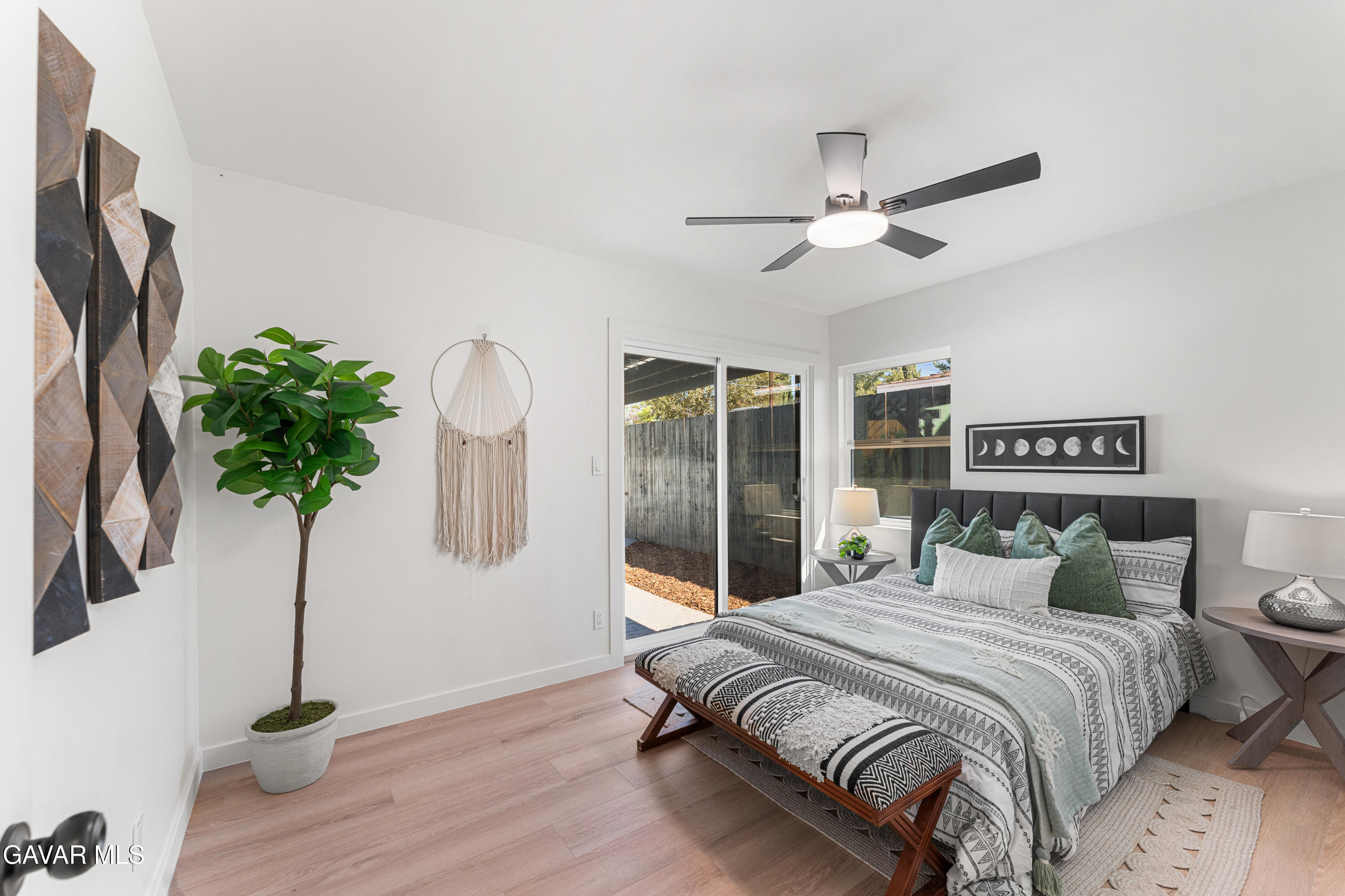 16043 Tuba Street Property Photo 25