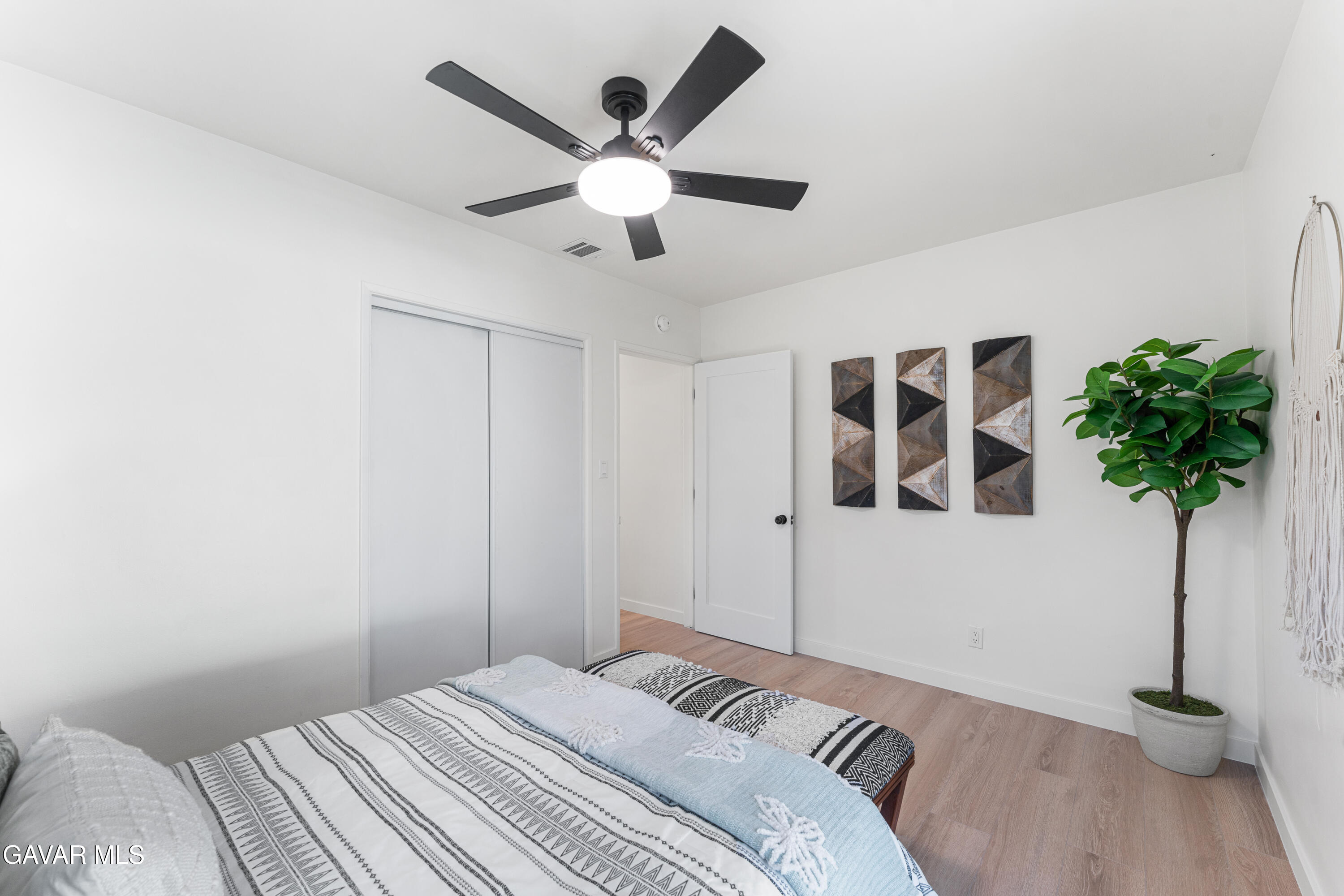 16043 Tuba Street Property Photo 27