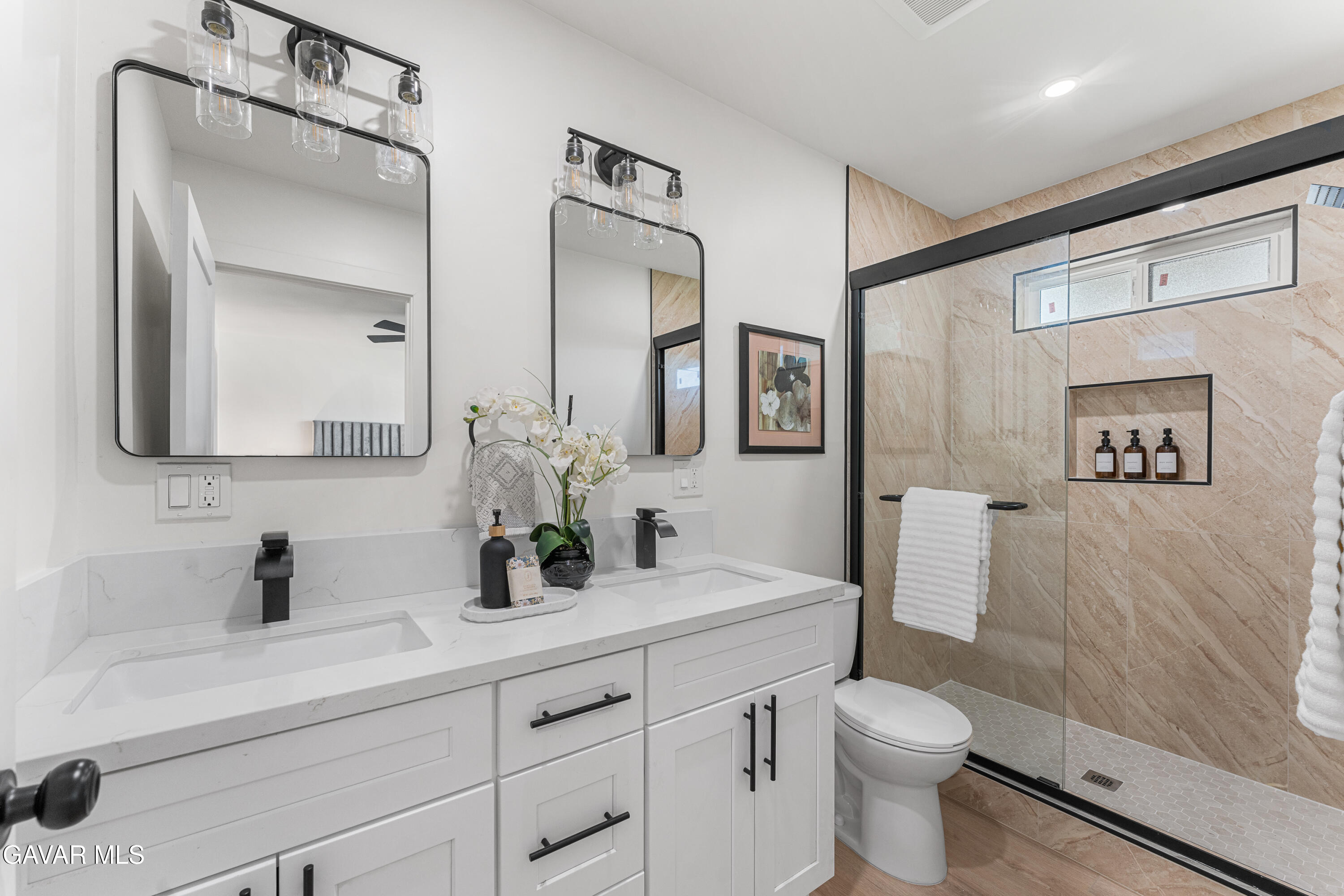 16043 Tuba Street Property Photo 30
