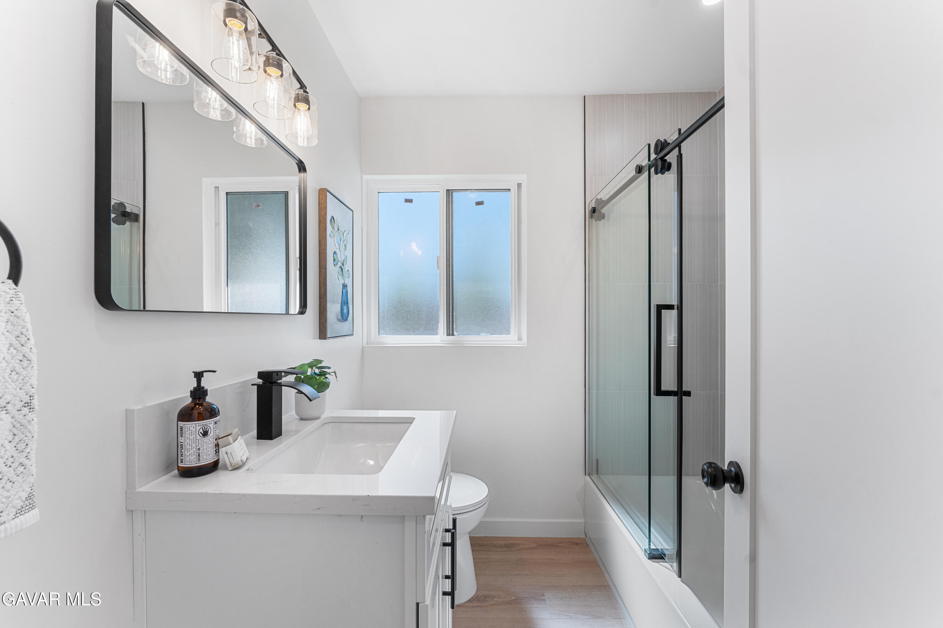 16043 Tuba Street Property Photo 32