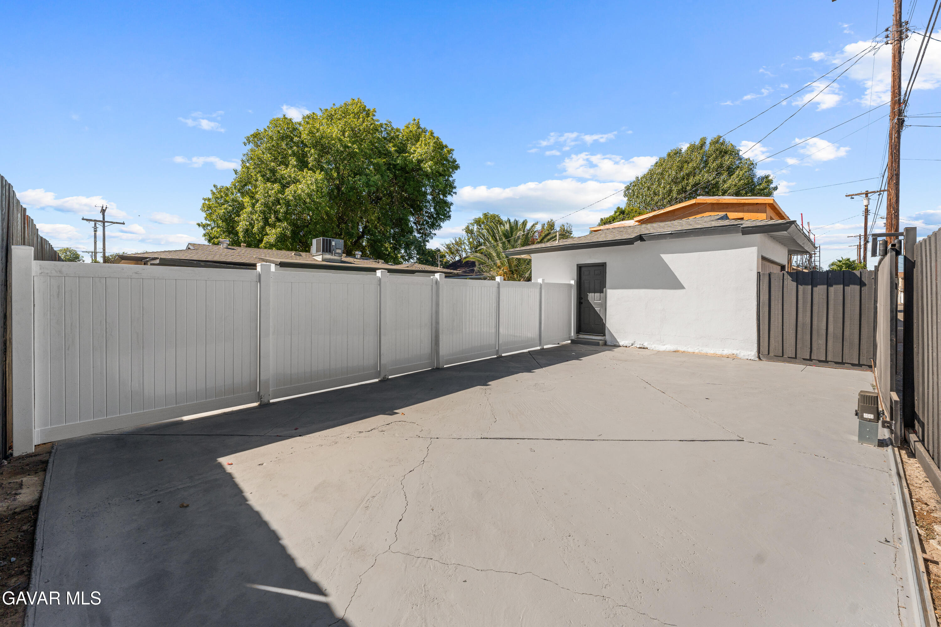 16043 Tuba Street Property Photo 35