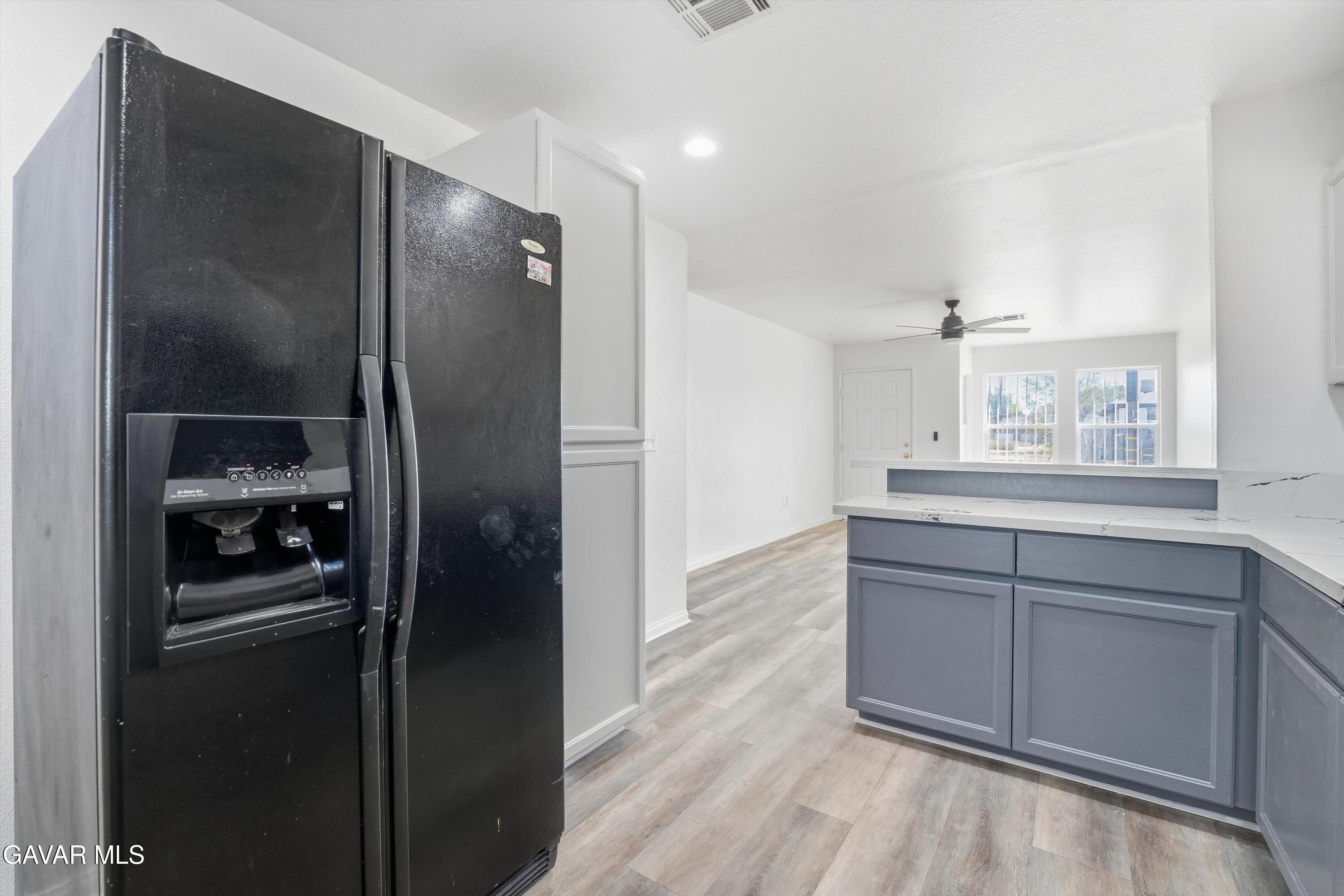 45019 N Division Street Property Photo 6