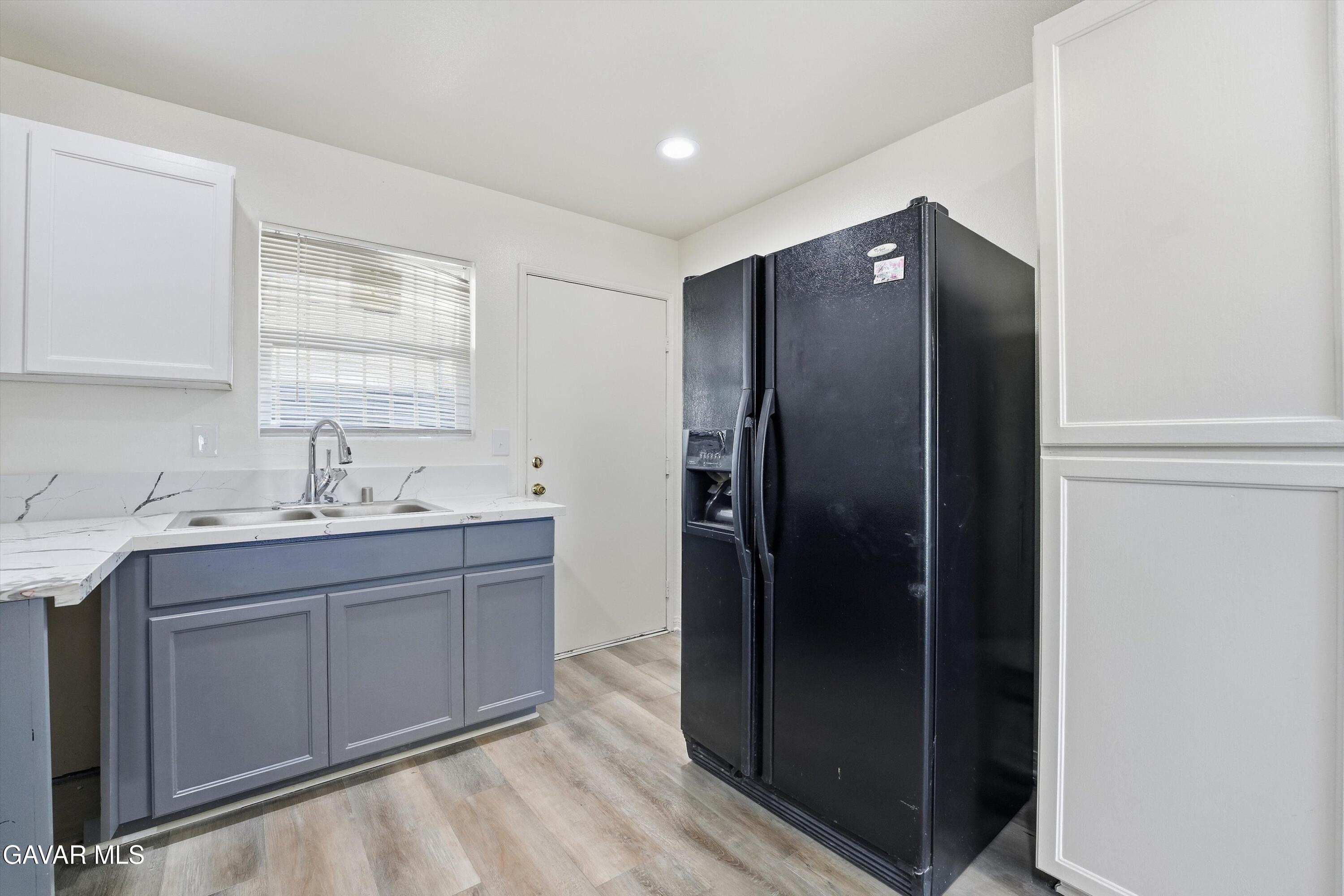 45019 N Division Street Property Photo 7
