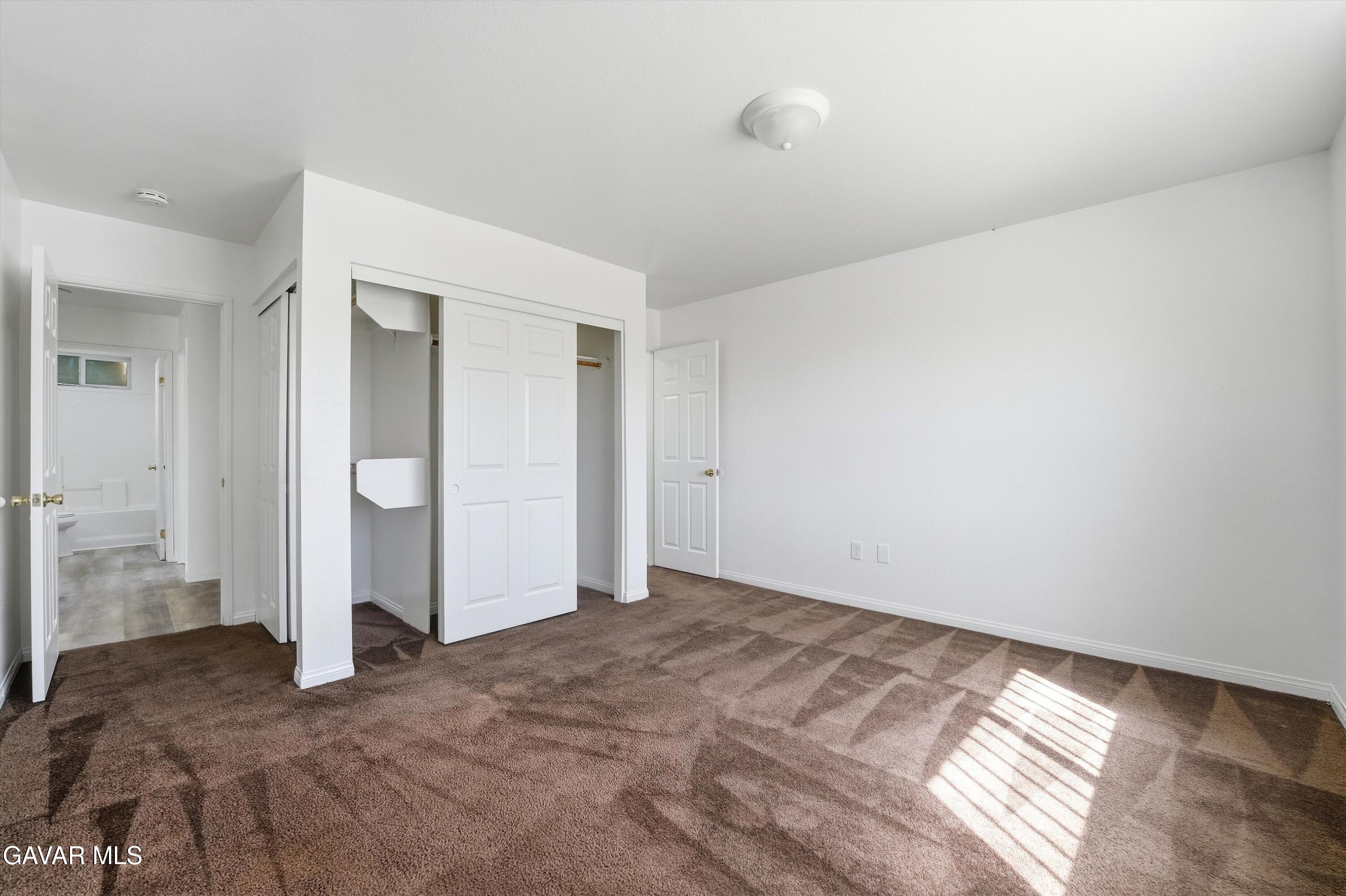 45019 N Division Street Property Photo 11