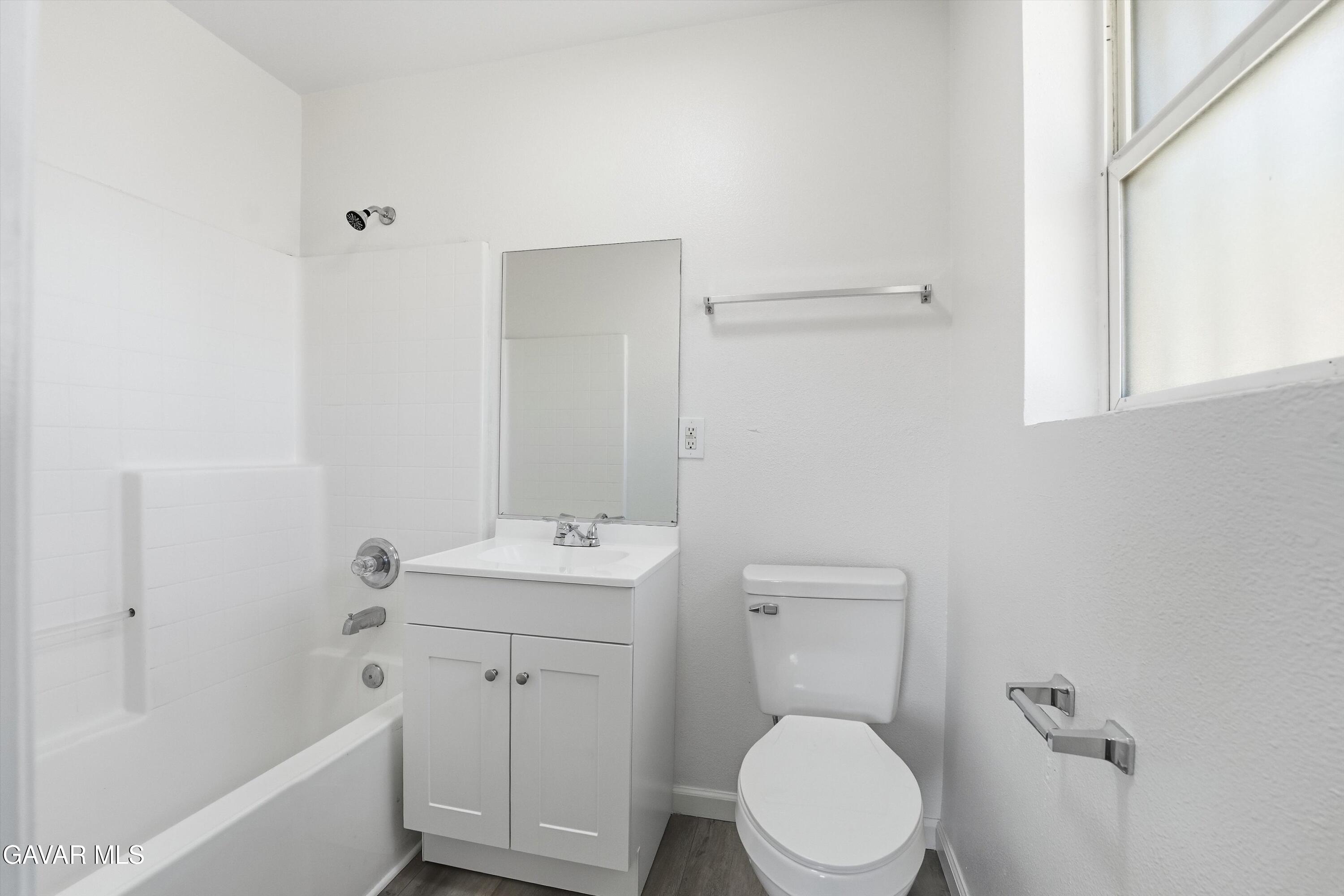 45019 N Division Street Property Photo 12