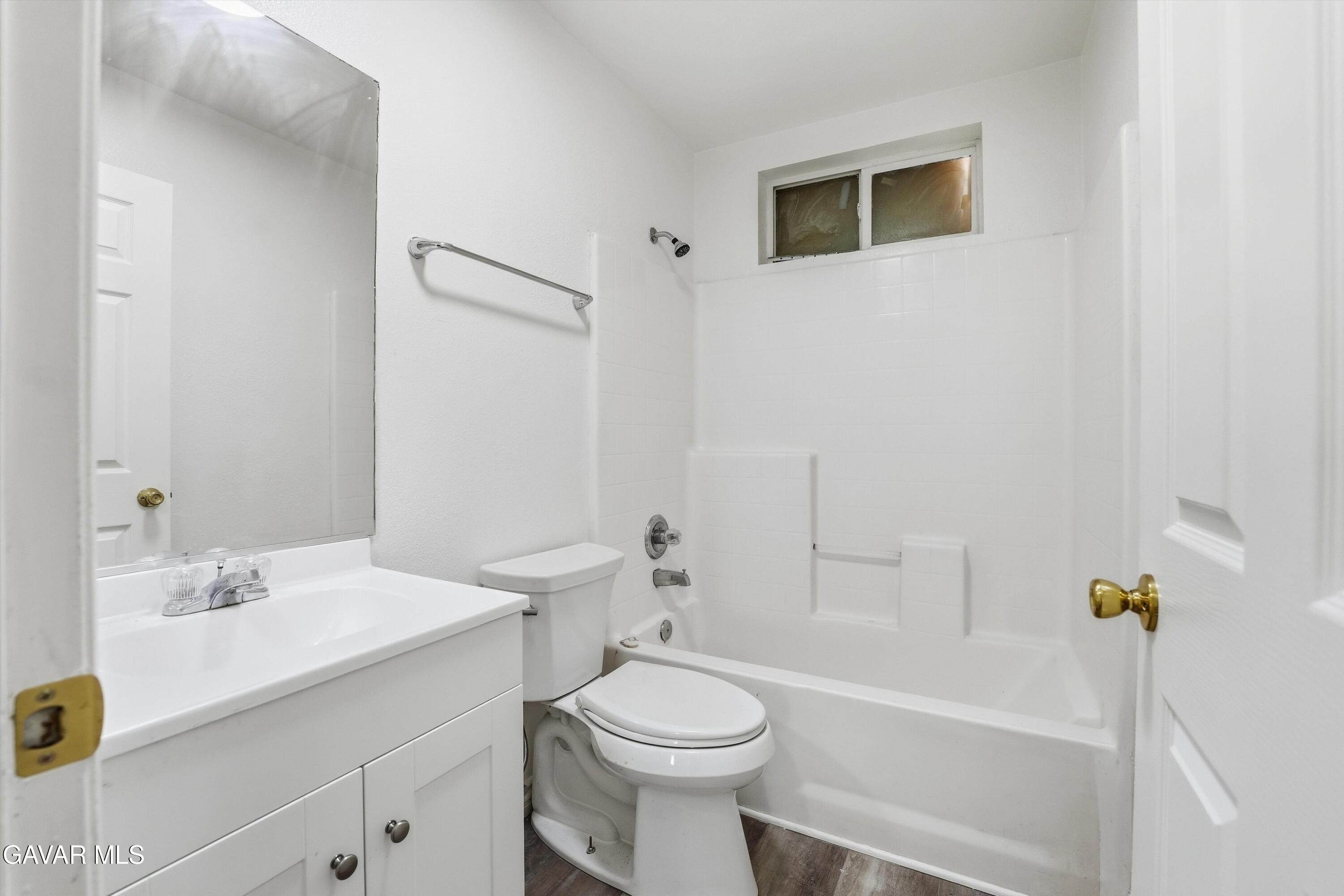 45019 N Division Street Property Photo 15